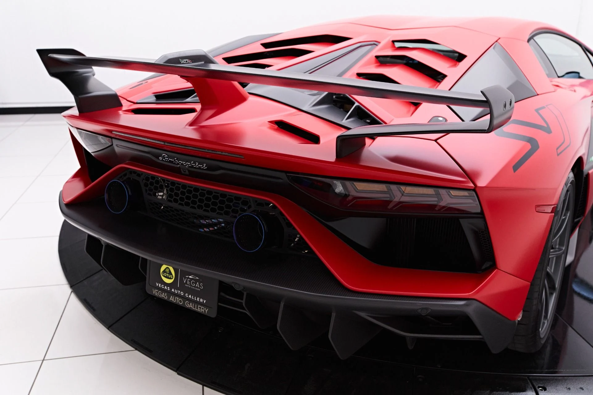 mph018_4013858972_Used_2019_Lamborghini_Aventador_SVJ_Base_1660667507_ad16c60da1