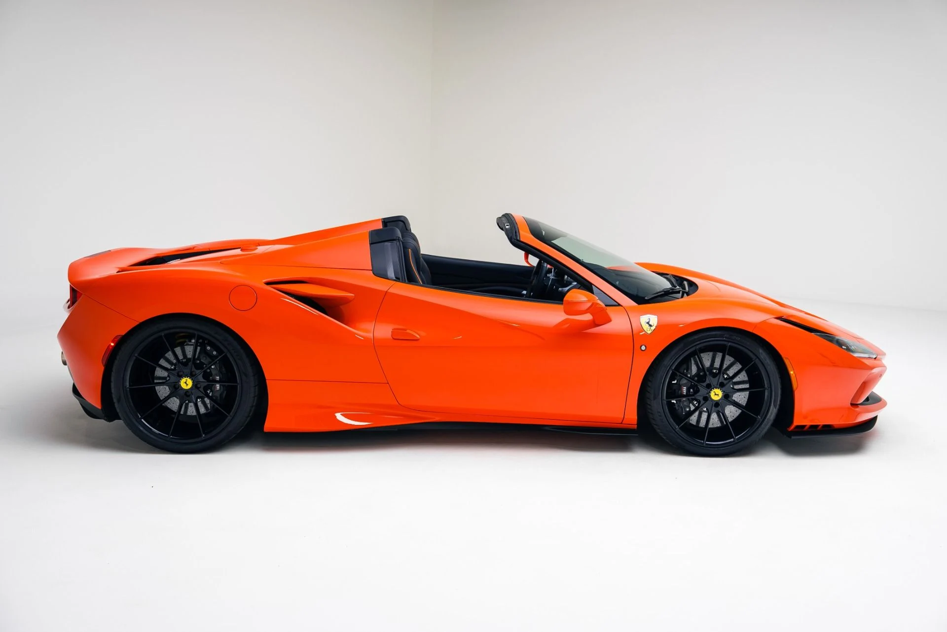 mph018_4035153190_Used_2022_Ferrari_F8_Spider_1766089321_175bdba03a