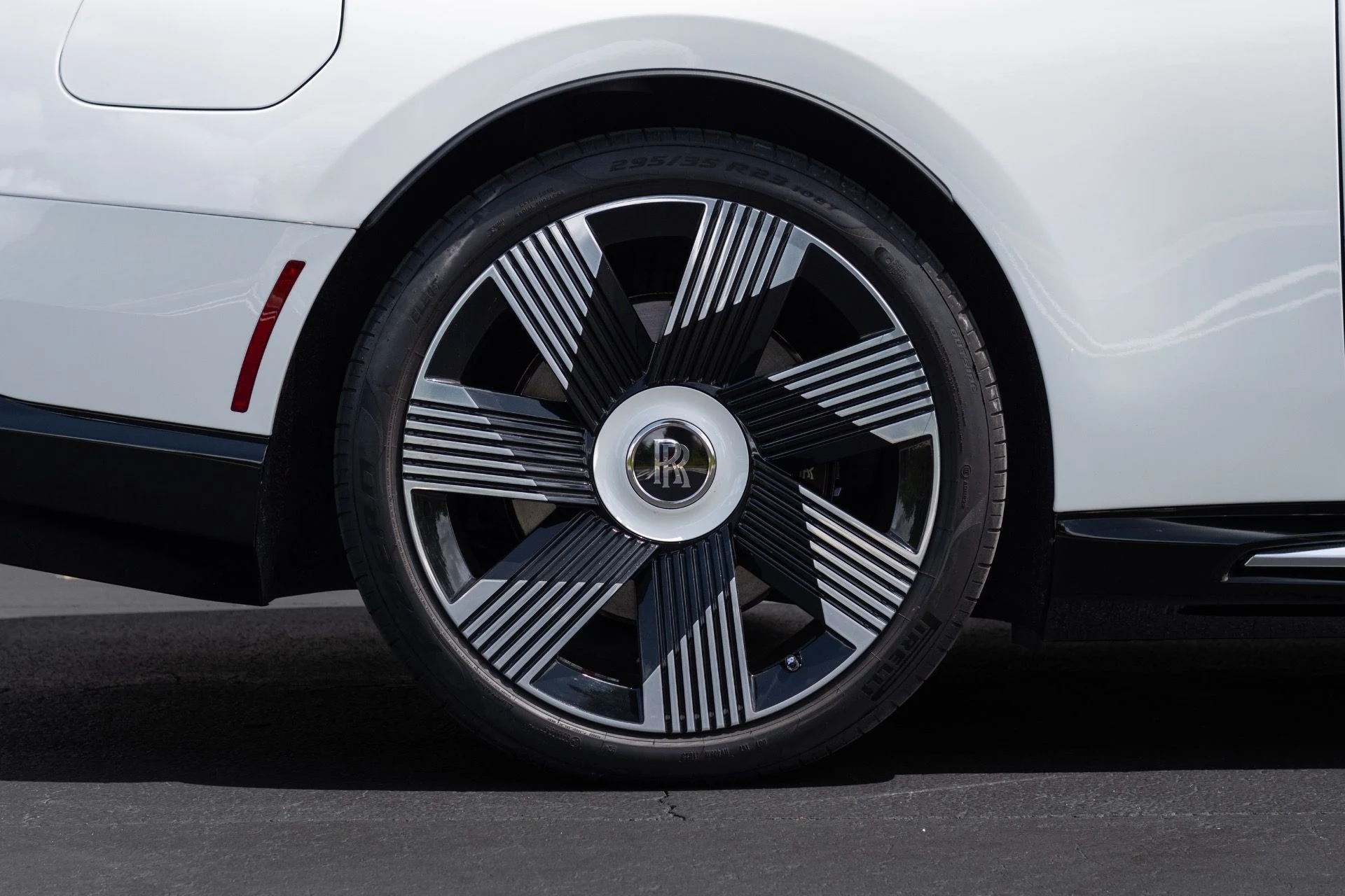 mph018_4038737832_Used_2024_Rolls_Royce_Spectre_1775023108_1199f7d2d1