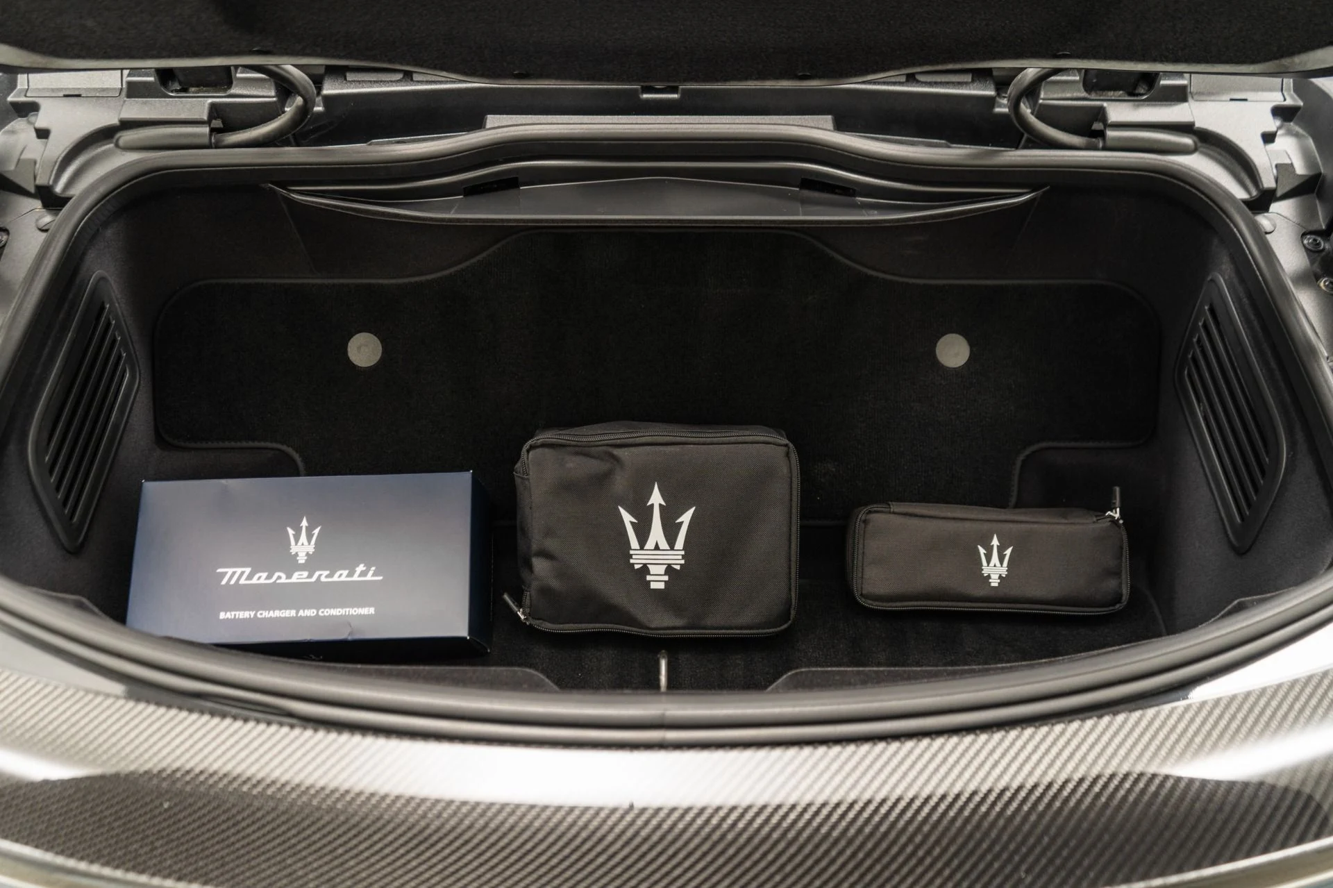 mph018_4039344432_Used_2023_Maserati_MC_20_Cielo_1755620667_4341c8fd53