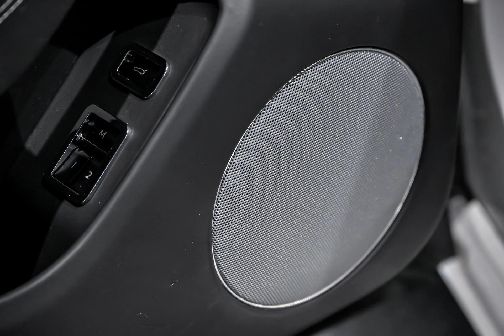 mph018_404029195_Used_2021_Bentley_Flying_Spur_V8_1765794819_0cea9be757