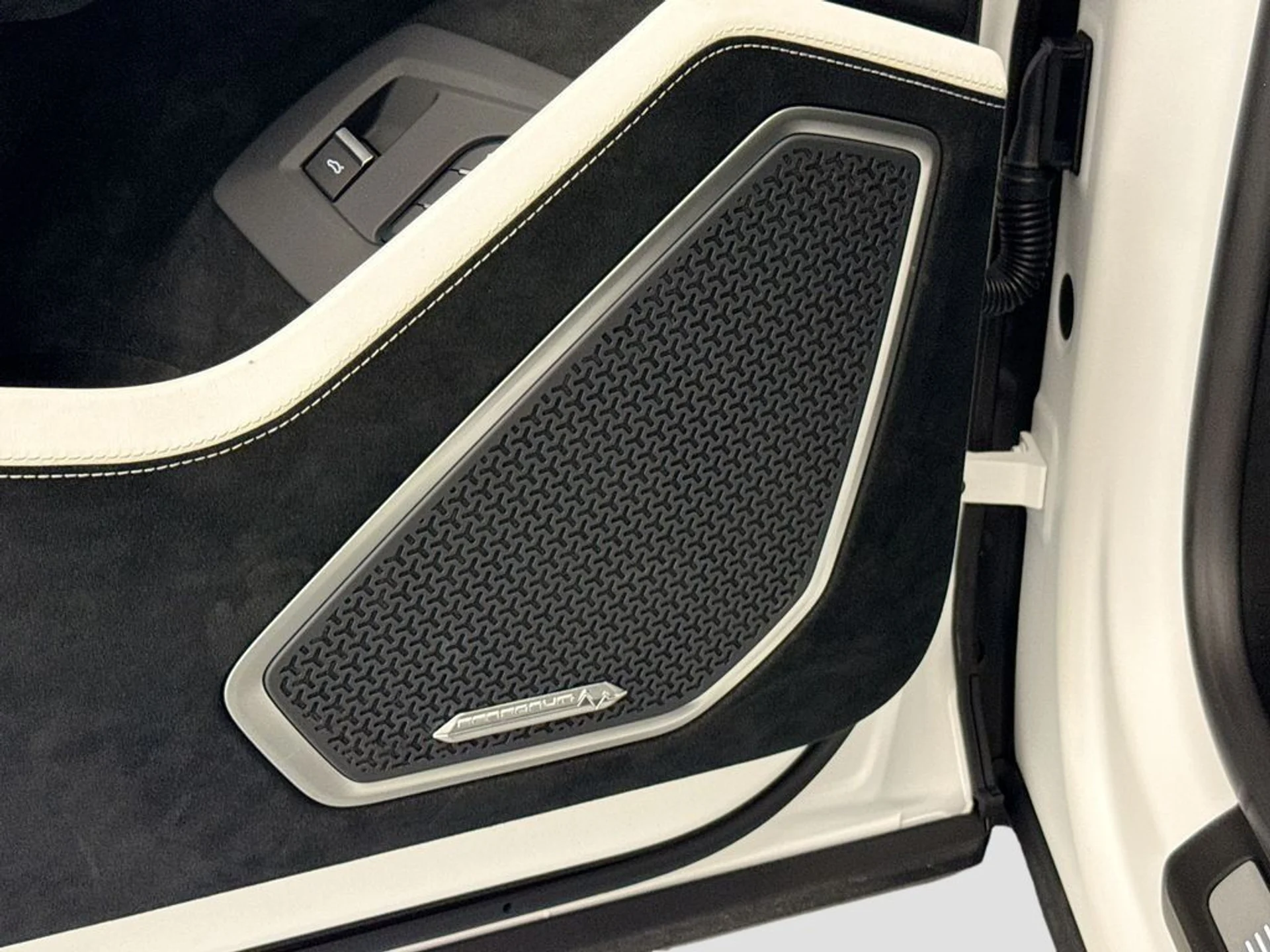 mph018_4041139677_c266be0bb26887108a82dc1e0a97e7e6_ffa52d7ff8