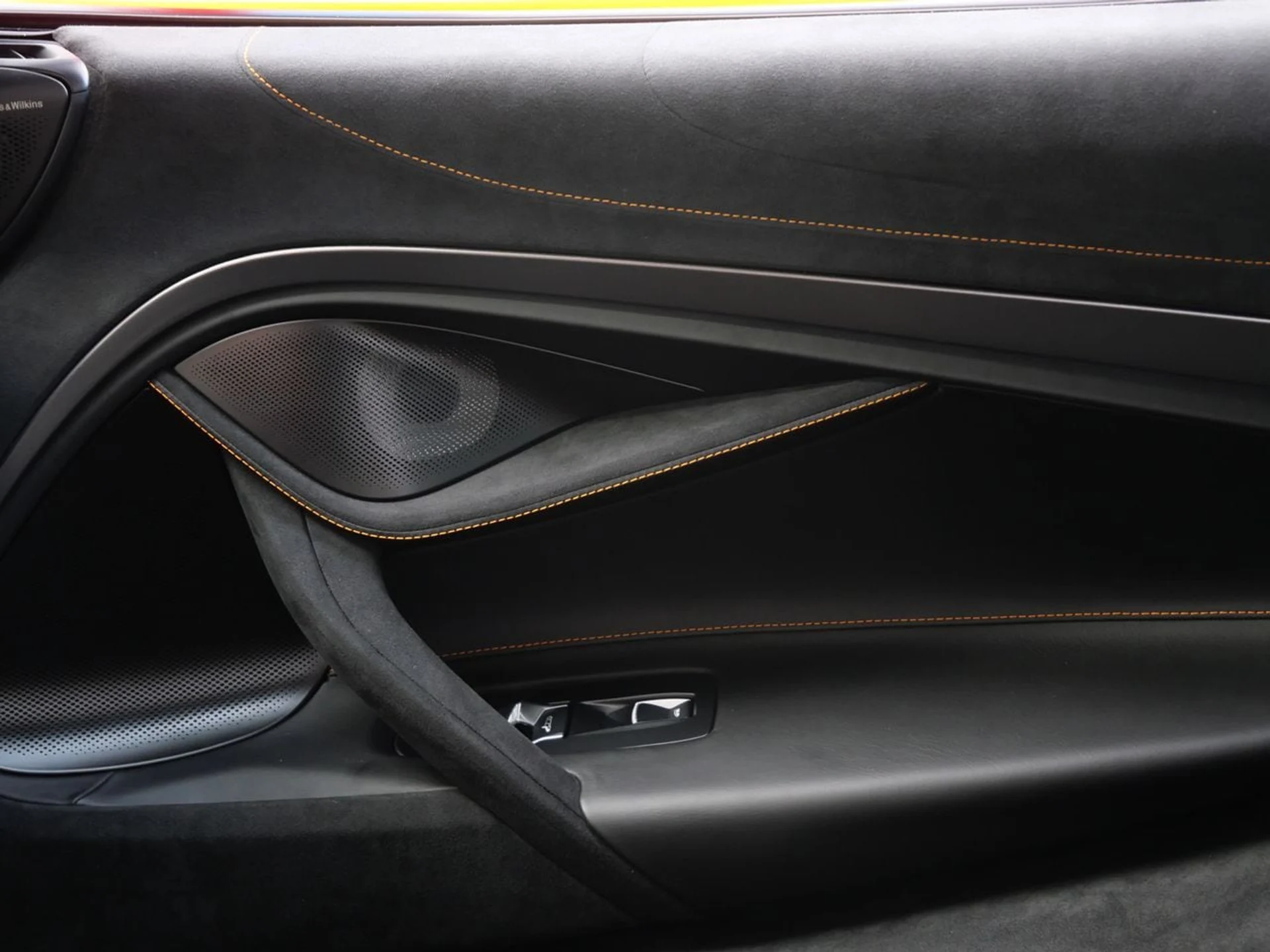 mph018_4043736016_5a9a13062bcdff21a194870f513d9557x_54a4ee1f0b