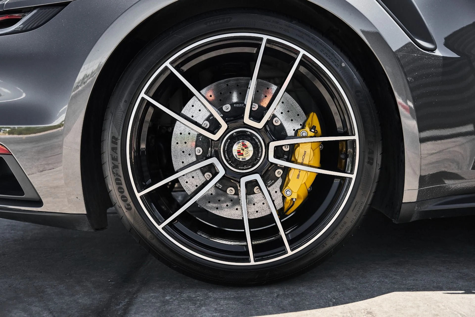 mph018_4047729245_Used_2021_Porsche_911_Turbo_S_1781810369_0cdb66b79a