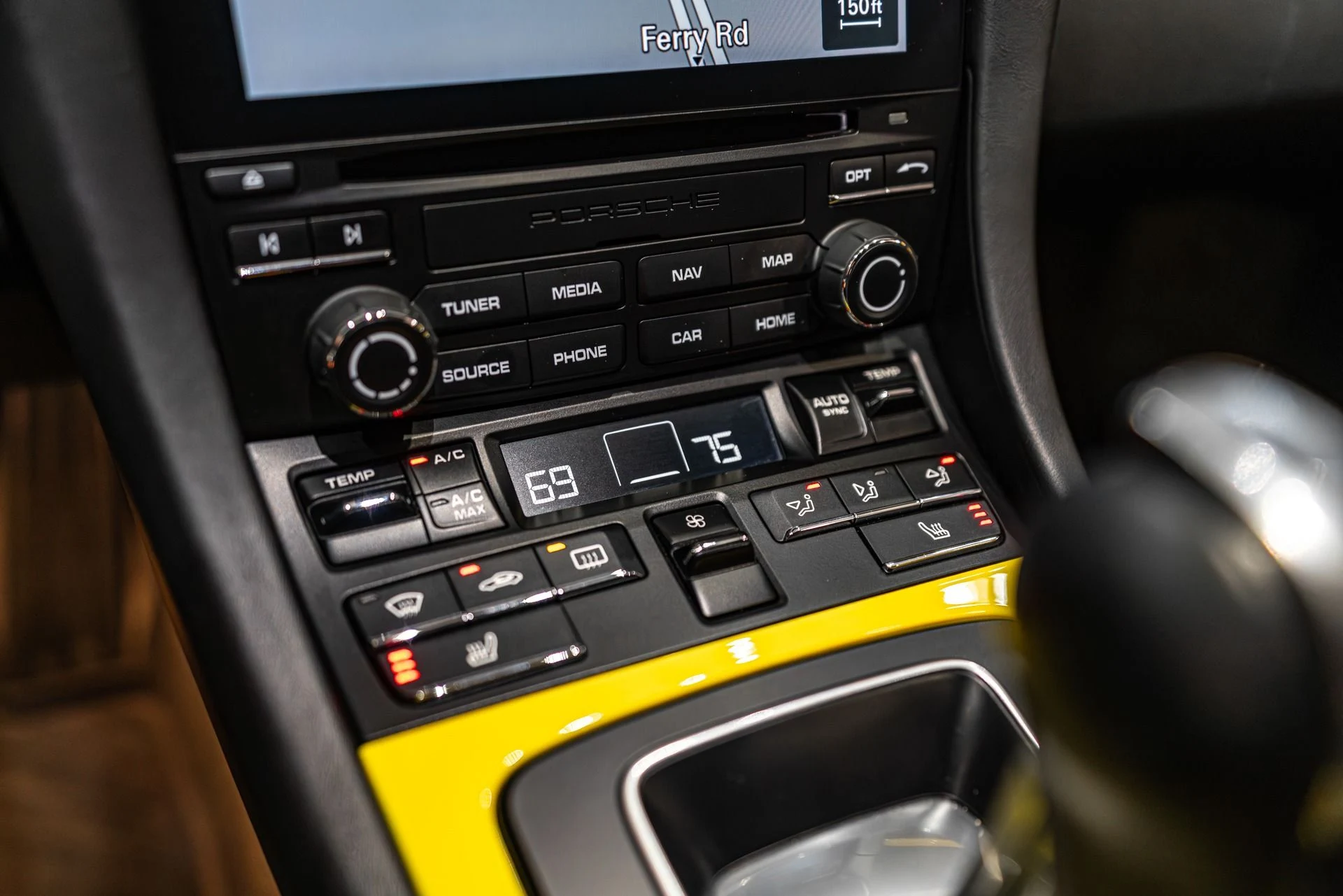 mph018_4048853200_13056_p19_l_73283881c7