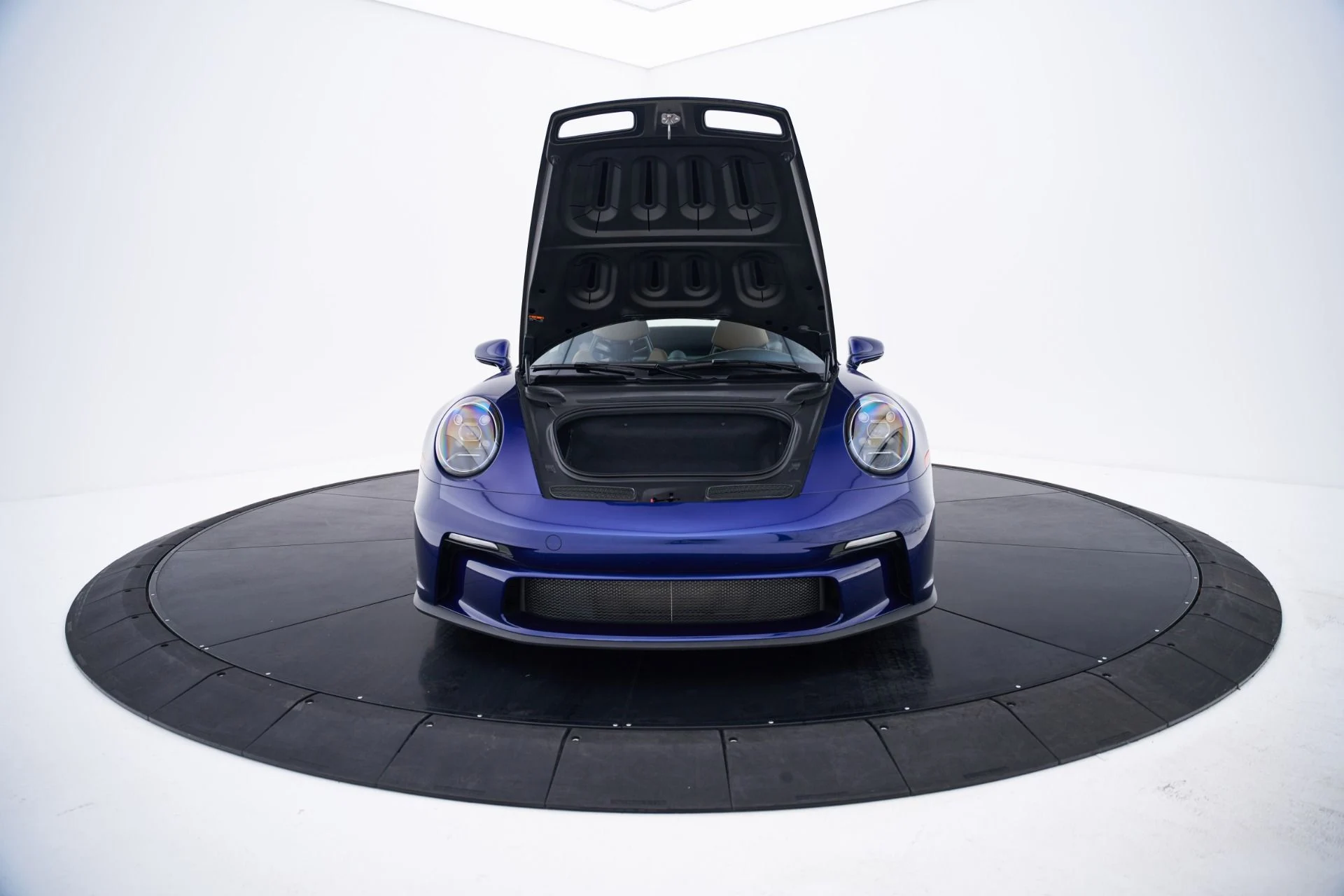 mph018_4049175453_Used_2022_Porsche_911_GT_3_1793061775_213aa2b39b