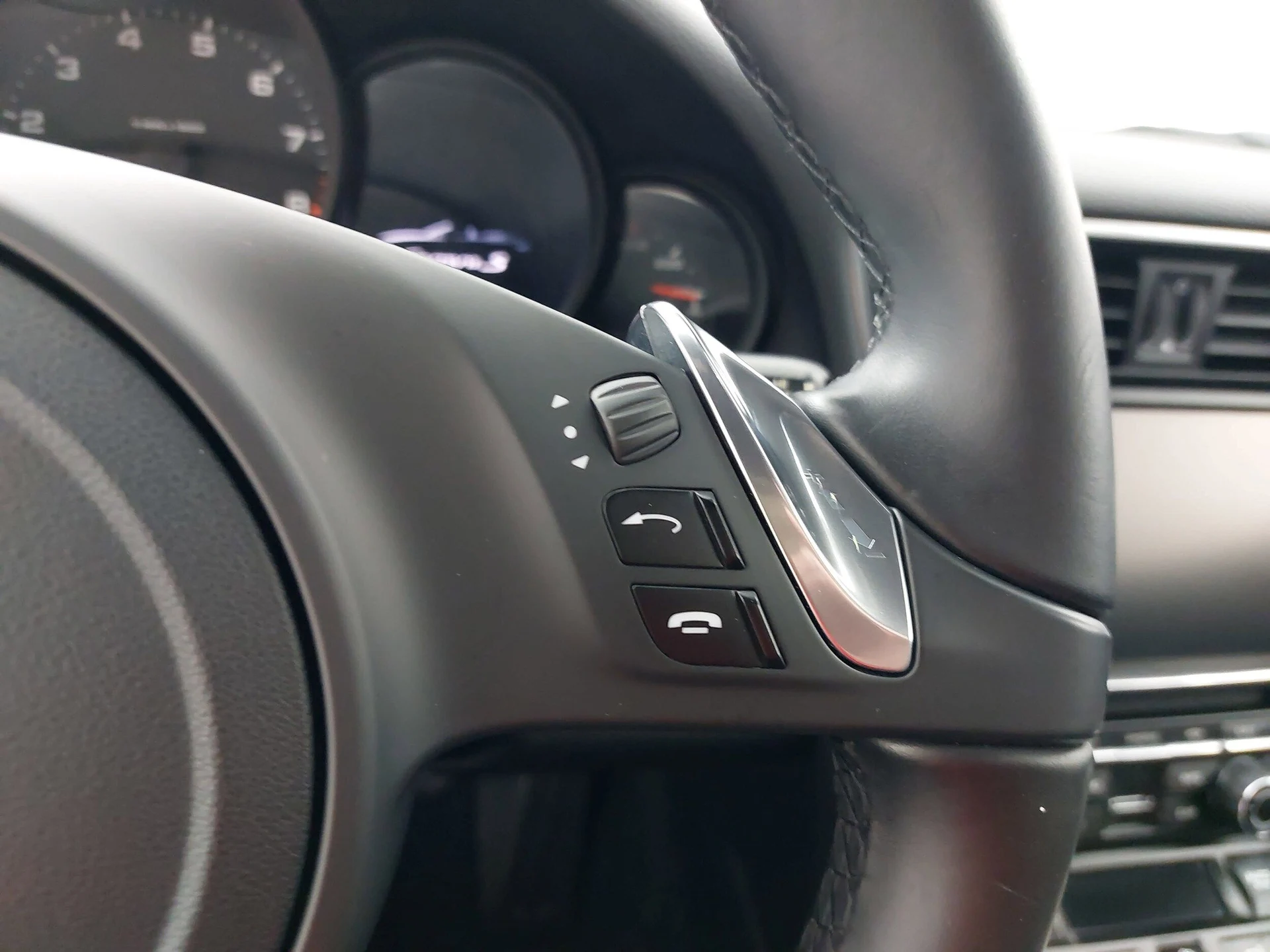 mph018_4051256319_675a0d8dafc8ad10702256fa83af495dx_a8bd69094d