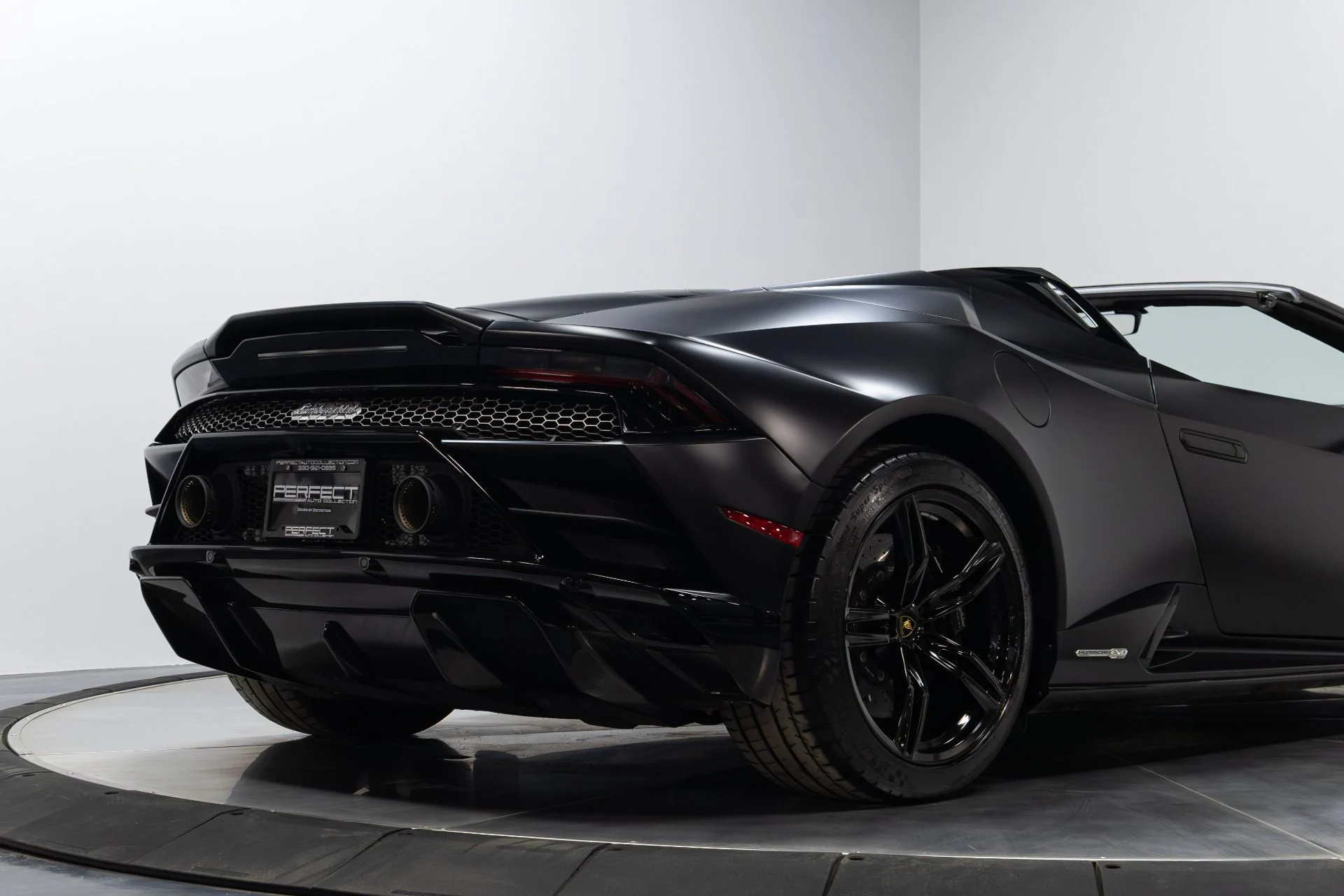 mph018_4052126091_Used_2021_Lamborghini_Huracan_EVO_1773475781_74390a1f1f