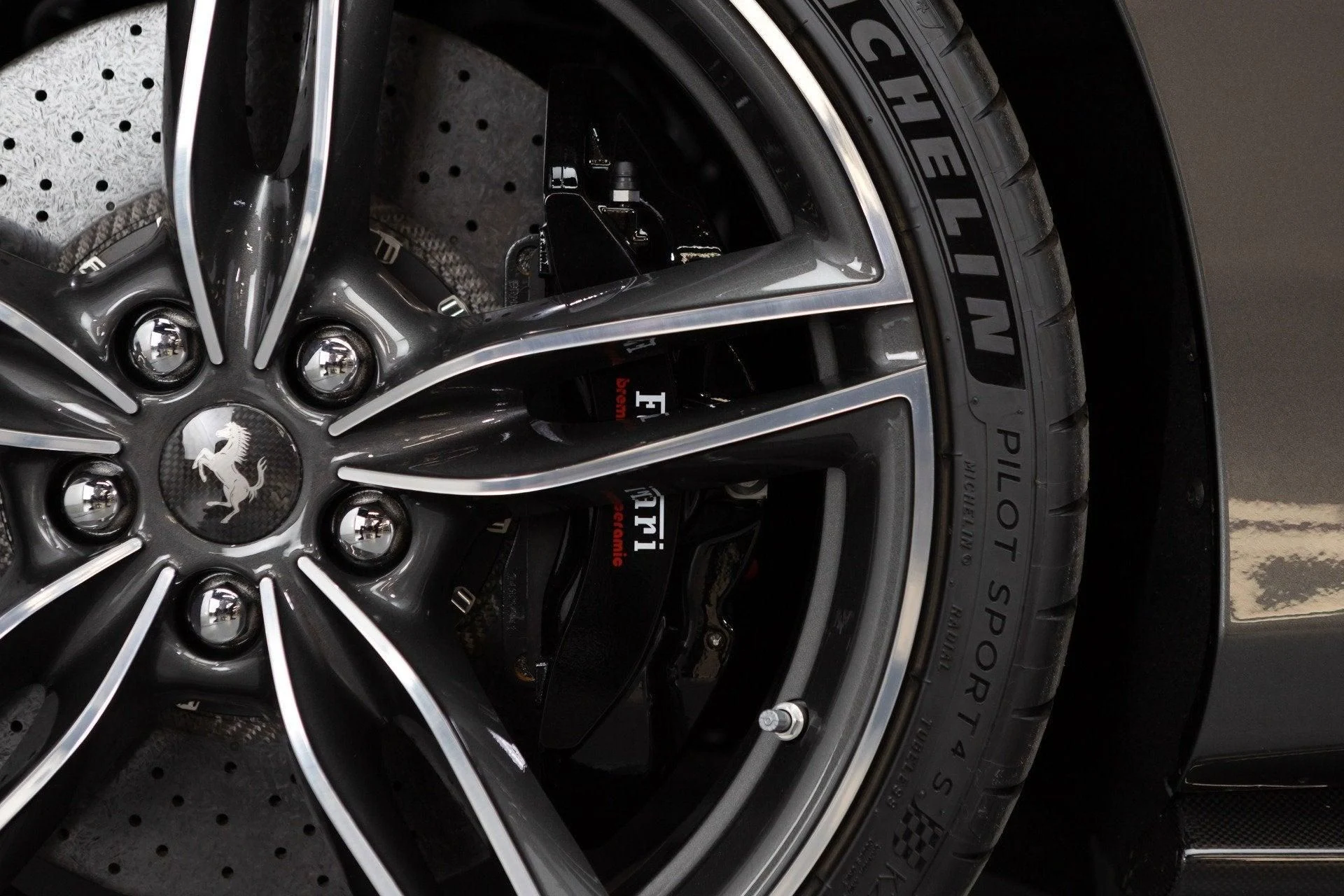 mph018_4057395955_Used_2024_Ferrari_Roma_Spider_1777367356_60adc58e86