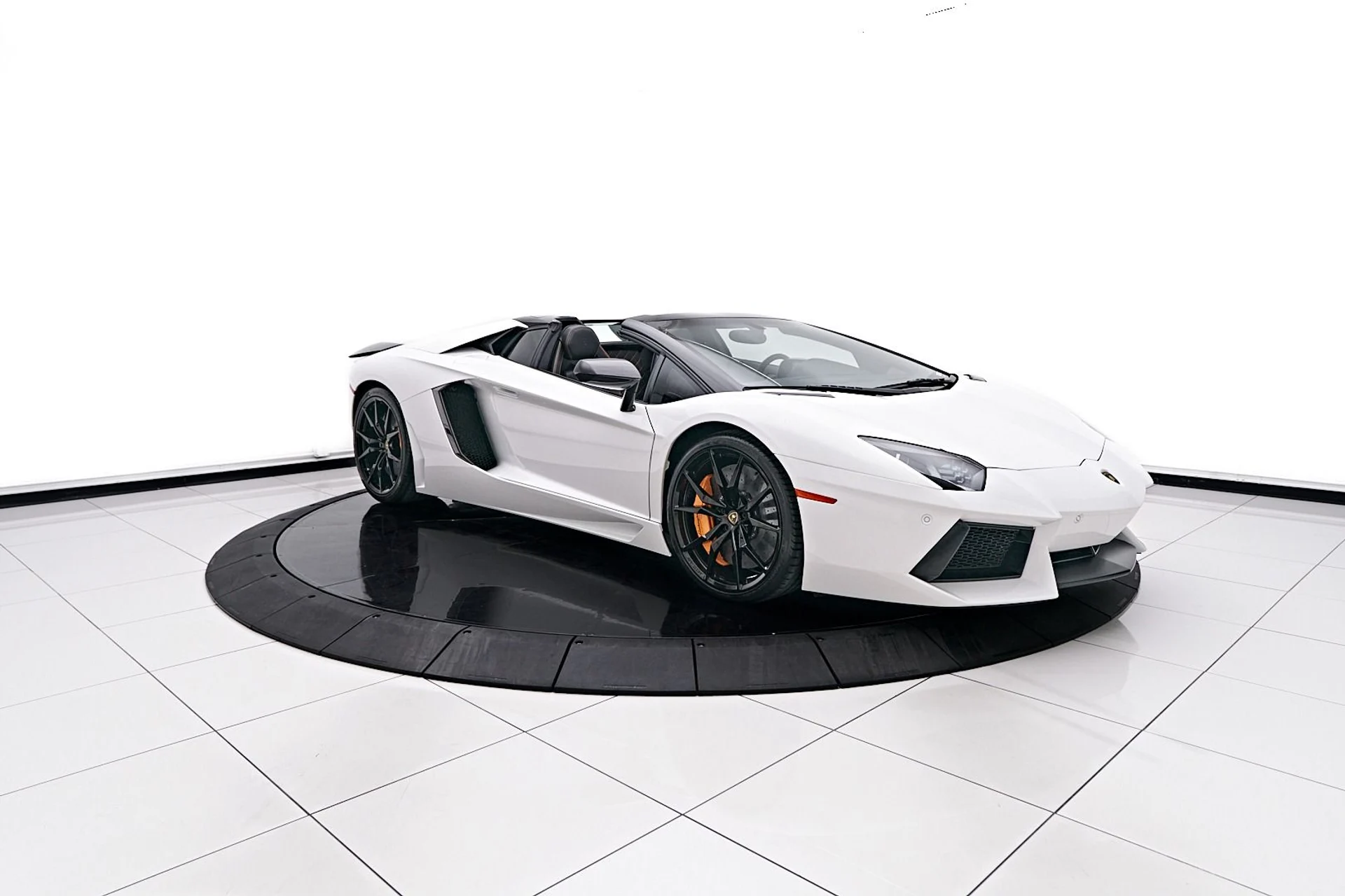 mph018_4060915964_Used_2017_Lamborghini_Aventador_1742241620_26bd6d4658