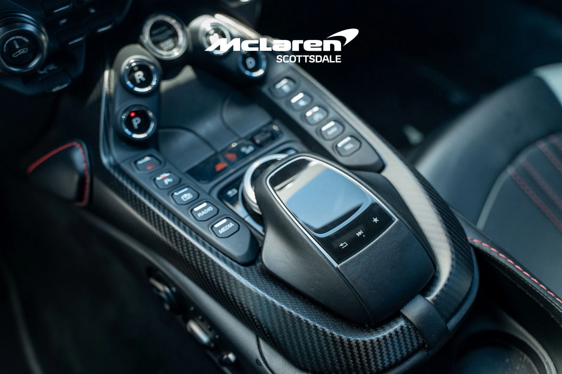 mph018_406801072_Used_2019_ASTON_MARTIN_VANTAGE_1784912877_8ca1aaec4e