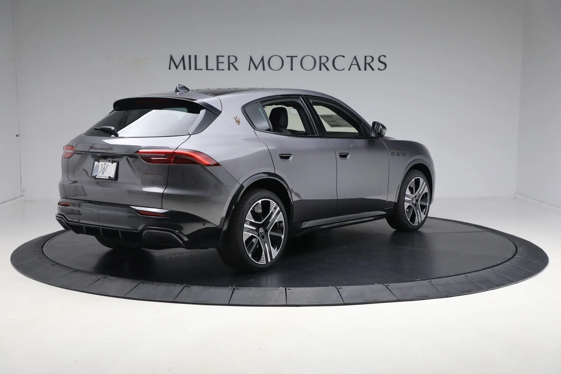 mph018_4080709922_New_2025_Maserati_Grecale_Folgore_4fcbc6e18f