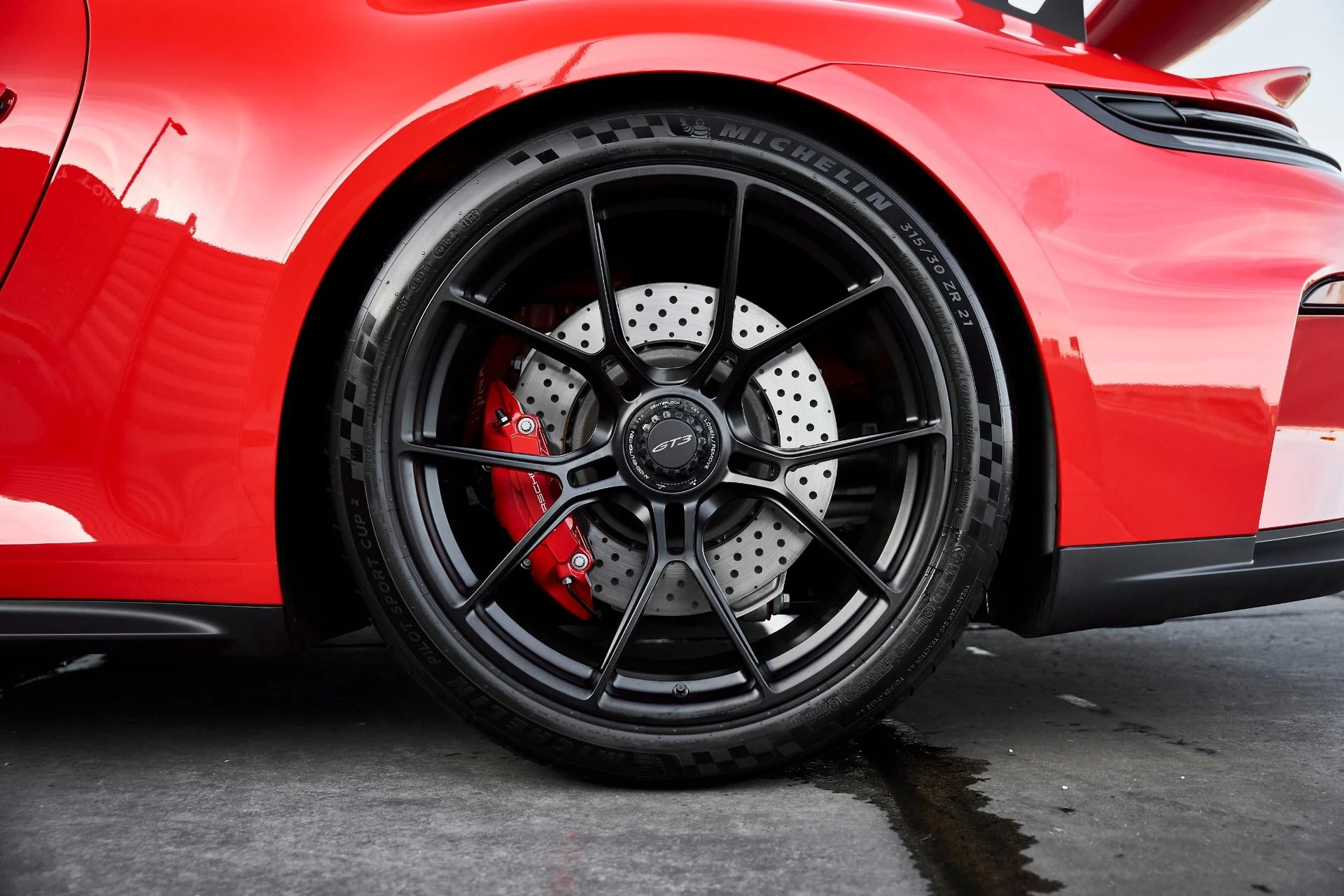 mph018_4089255987_Used_2025_Porsche_911_GT_3_1766514421_b8d26ddd3d