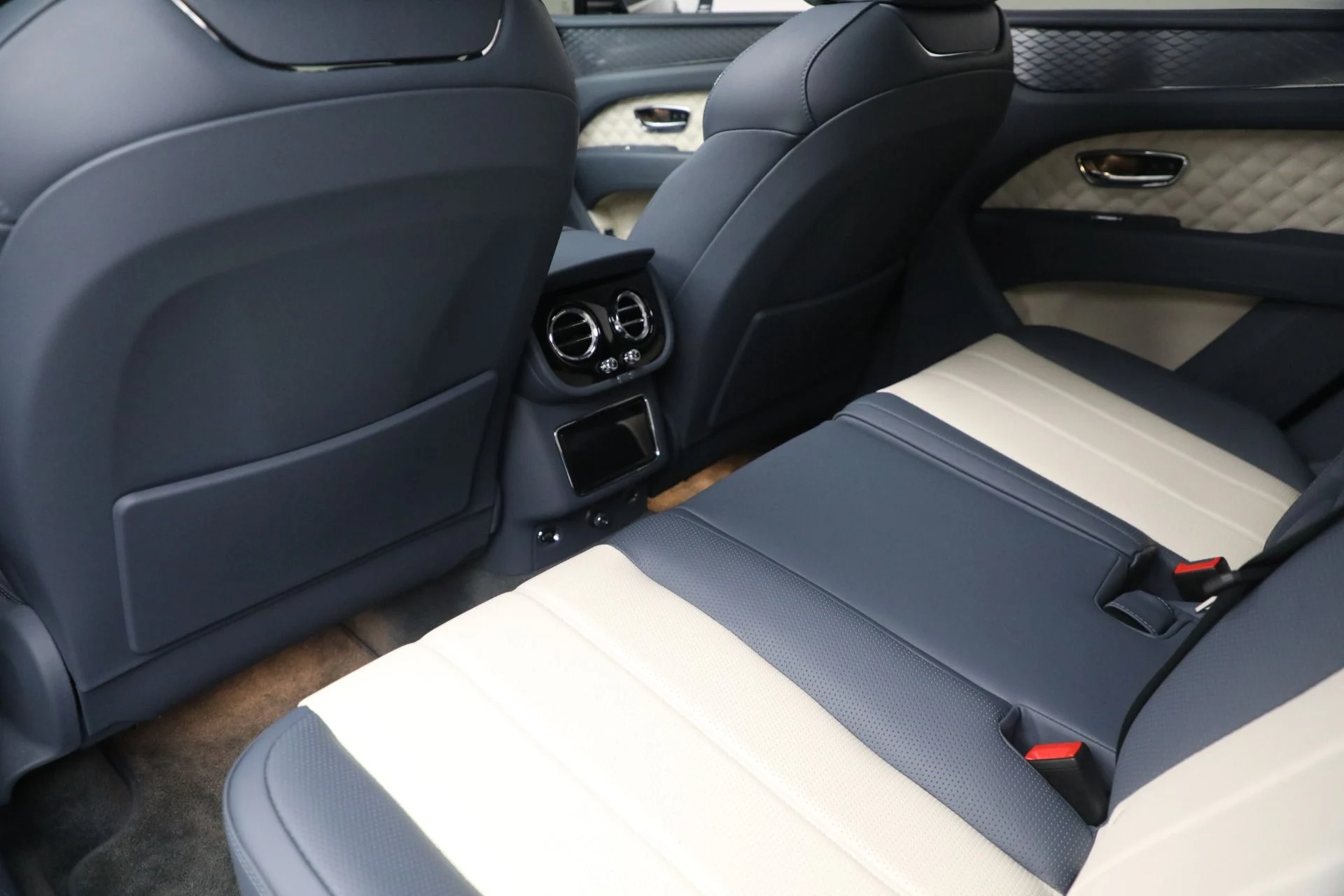 mph018_4100807855_Used_2021_Bentley_Bentayga_Speed_1699298387_f7cb74b4e7