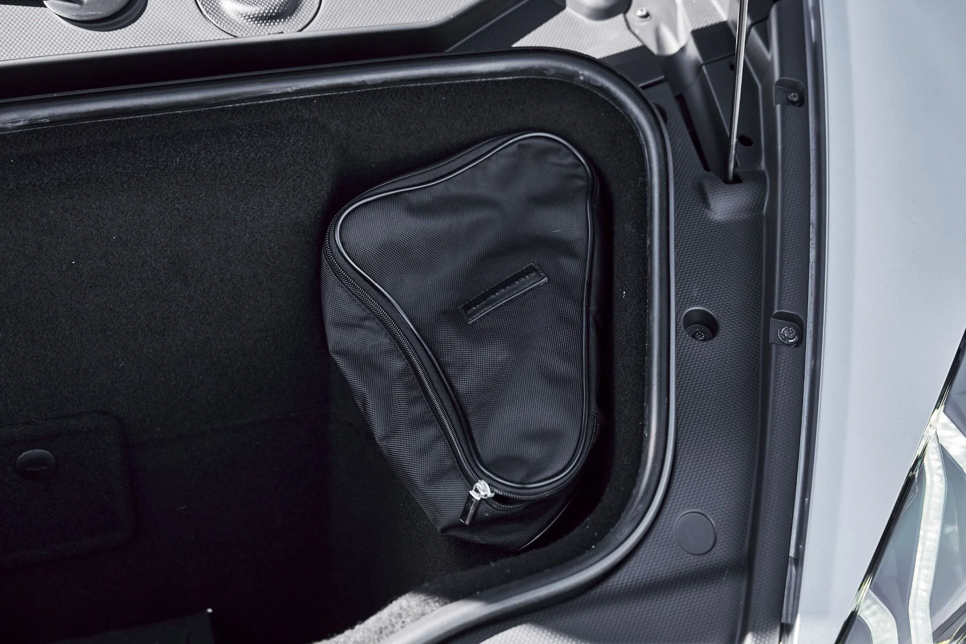 mph018_4101140670_Used_2023_Lamborghini_Huracan_Tecnica_Base_1773532109_b999e121b1