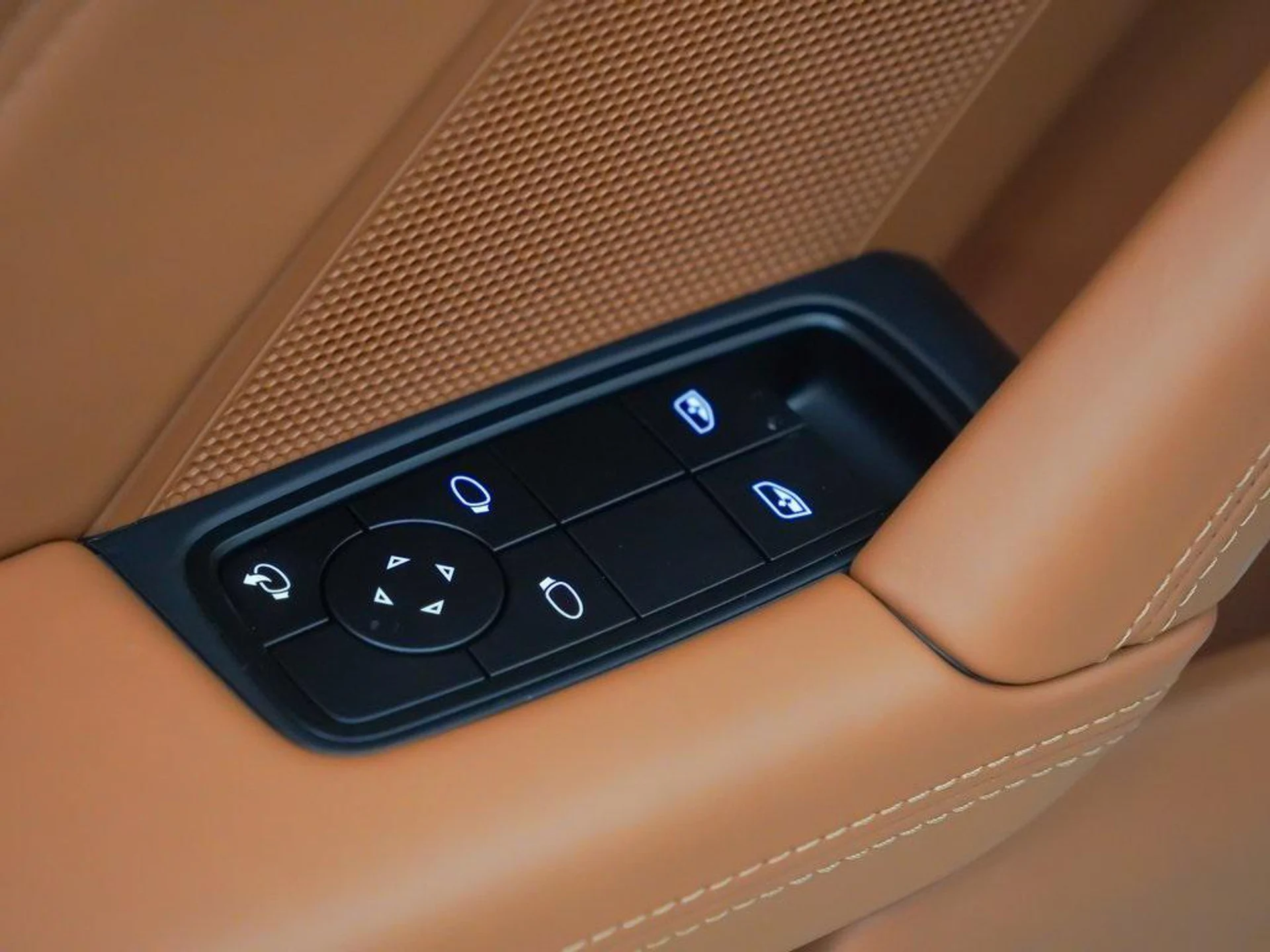 mph018_4104155679_id_Jt1cz_WX_Nl7_L_Eu4_Il05rl3_X_Fb_I_2247627f55