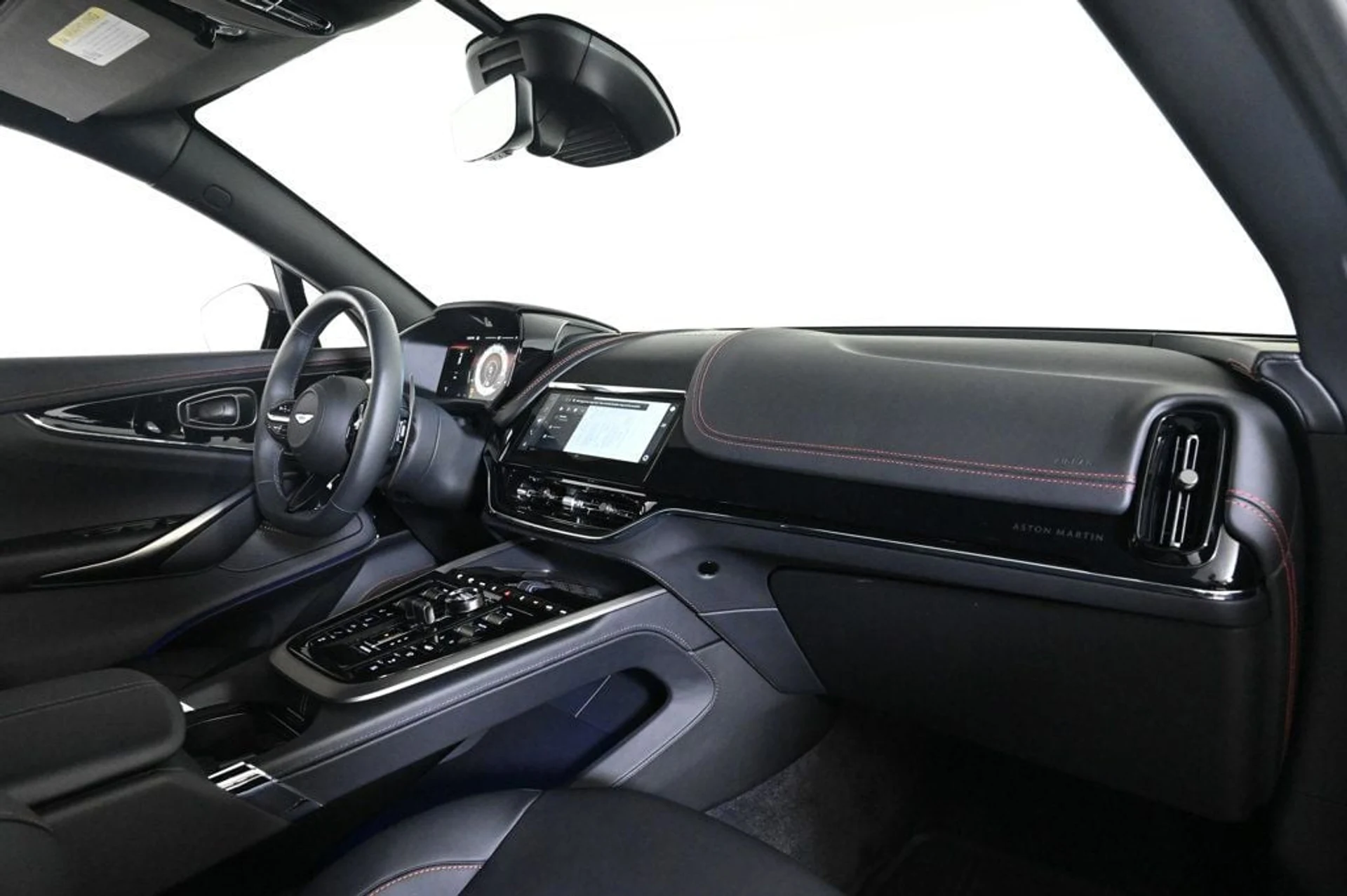 mph018_4104932543_used_2025_aston_martin_dbx_707_11350_22917533_18_1024_c4ed1c75b3