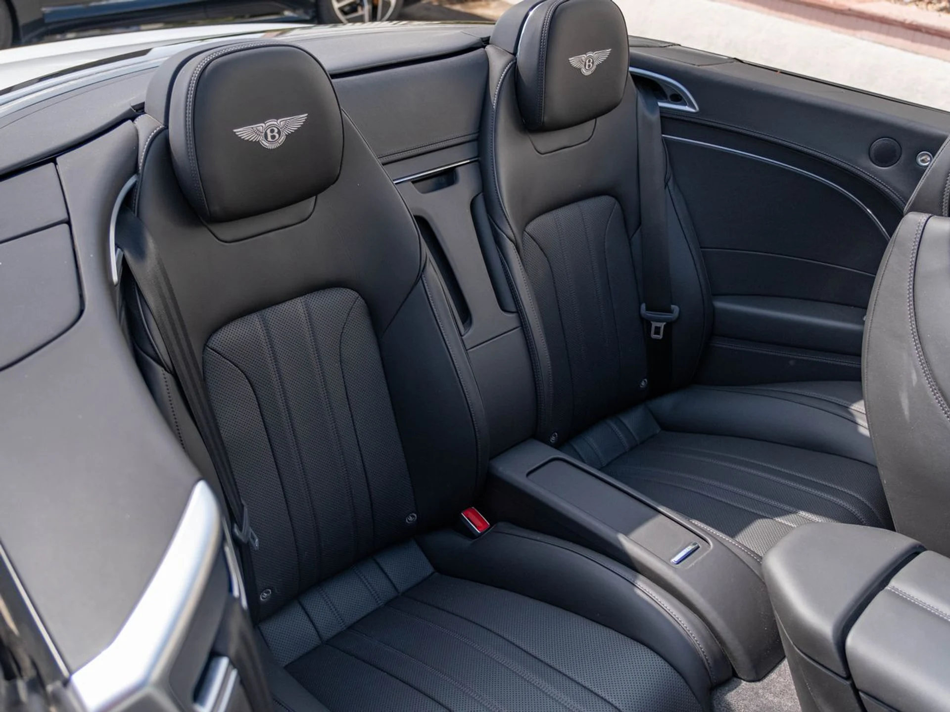 mph018_4113787619_6d72e96fd791975173397a731e5e3a25x_b2bac6b6ca