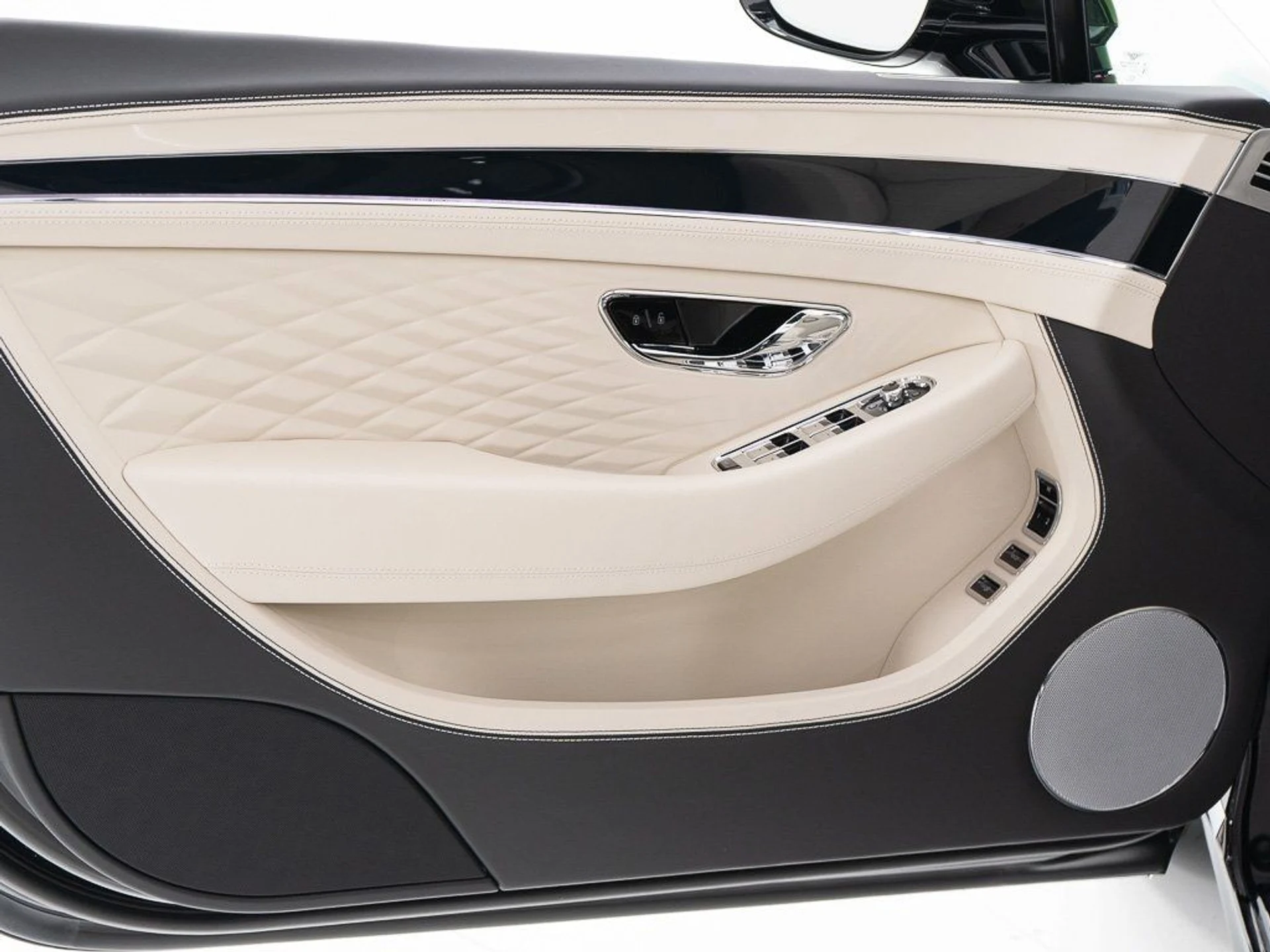 mph018_4118439144_e0f643e73cf7b3b01698aedbee018d20_b2f1598344