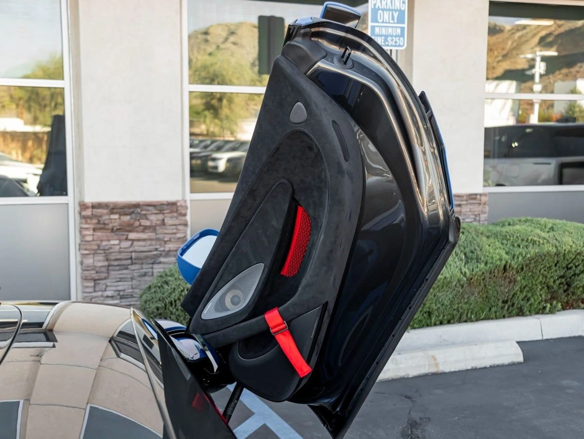 mph018_411844183_19_e3a38d4082