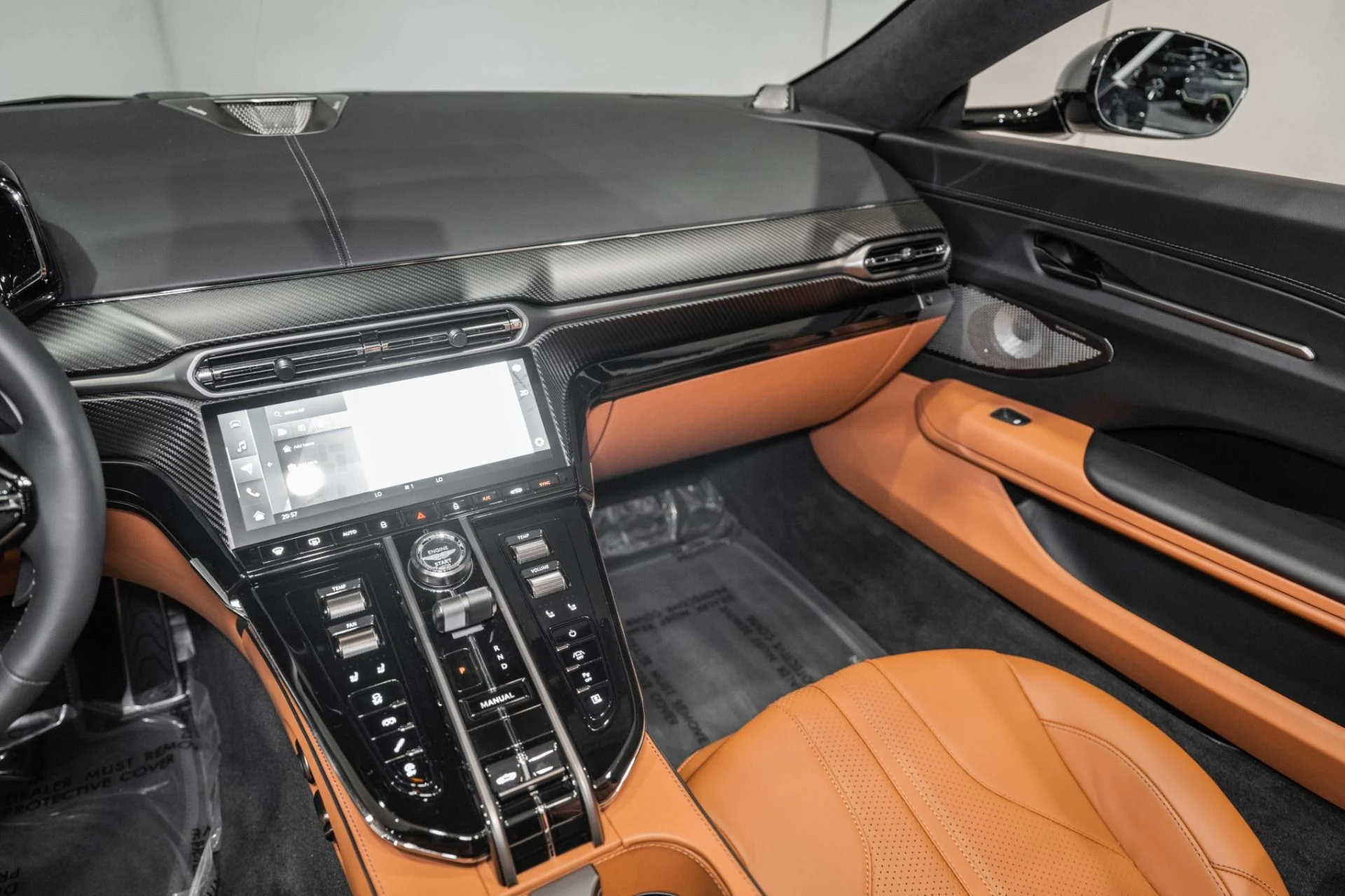 mph018_4156237397_New_2026_Aston_Martin_Vantage_Roadster_1785470681_1d38668a26