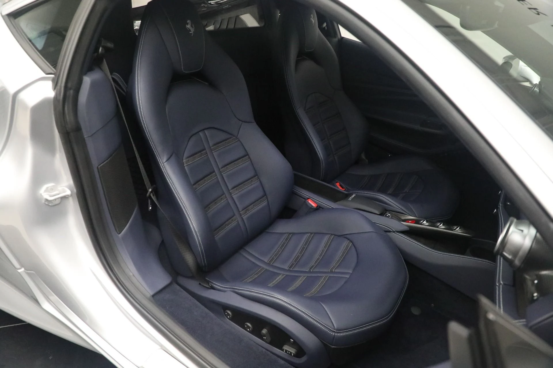 mph018_4161013774_Used_2022_Ferrari_F8_Tributo_1749145570_7142a966dc