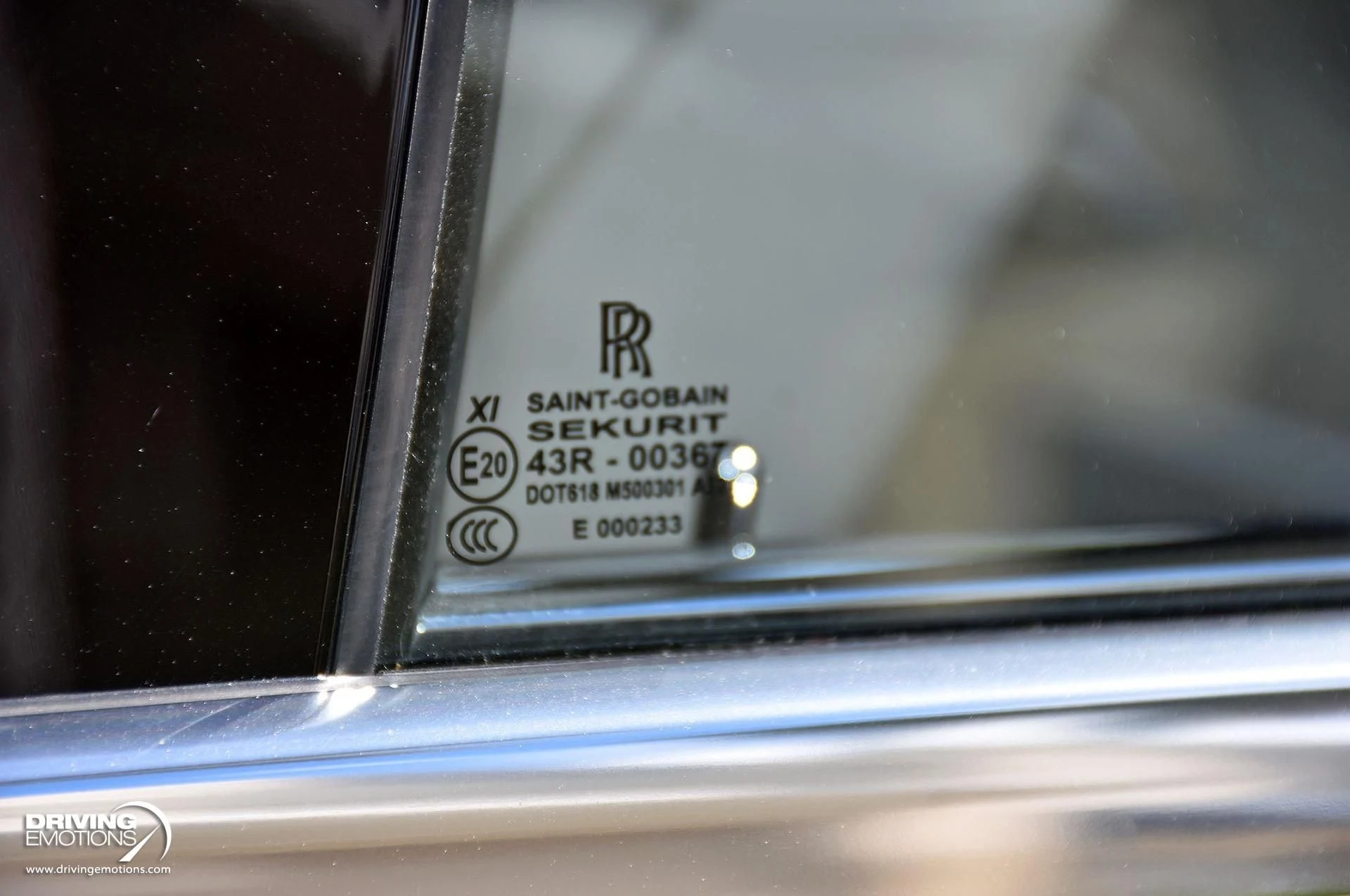 mph018_4161710144_872_p19_l_2b1269ea92