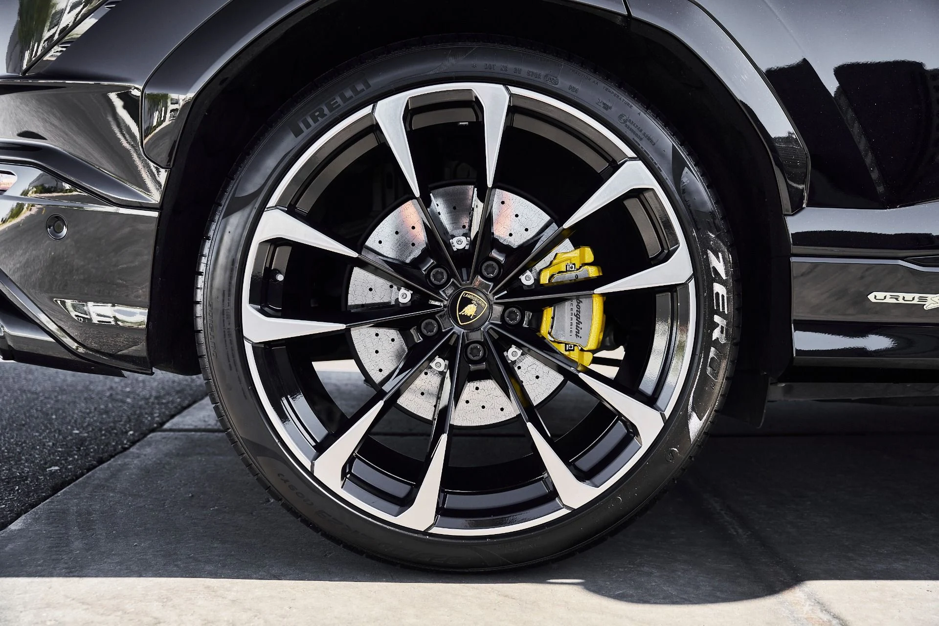 mph018_4168596982_Used_2024_Lamborghini_Urus_S_1780082836_df7bc2cde6