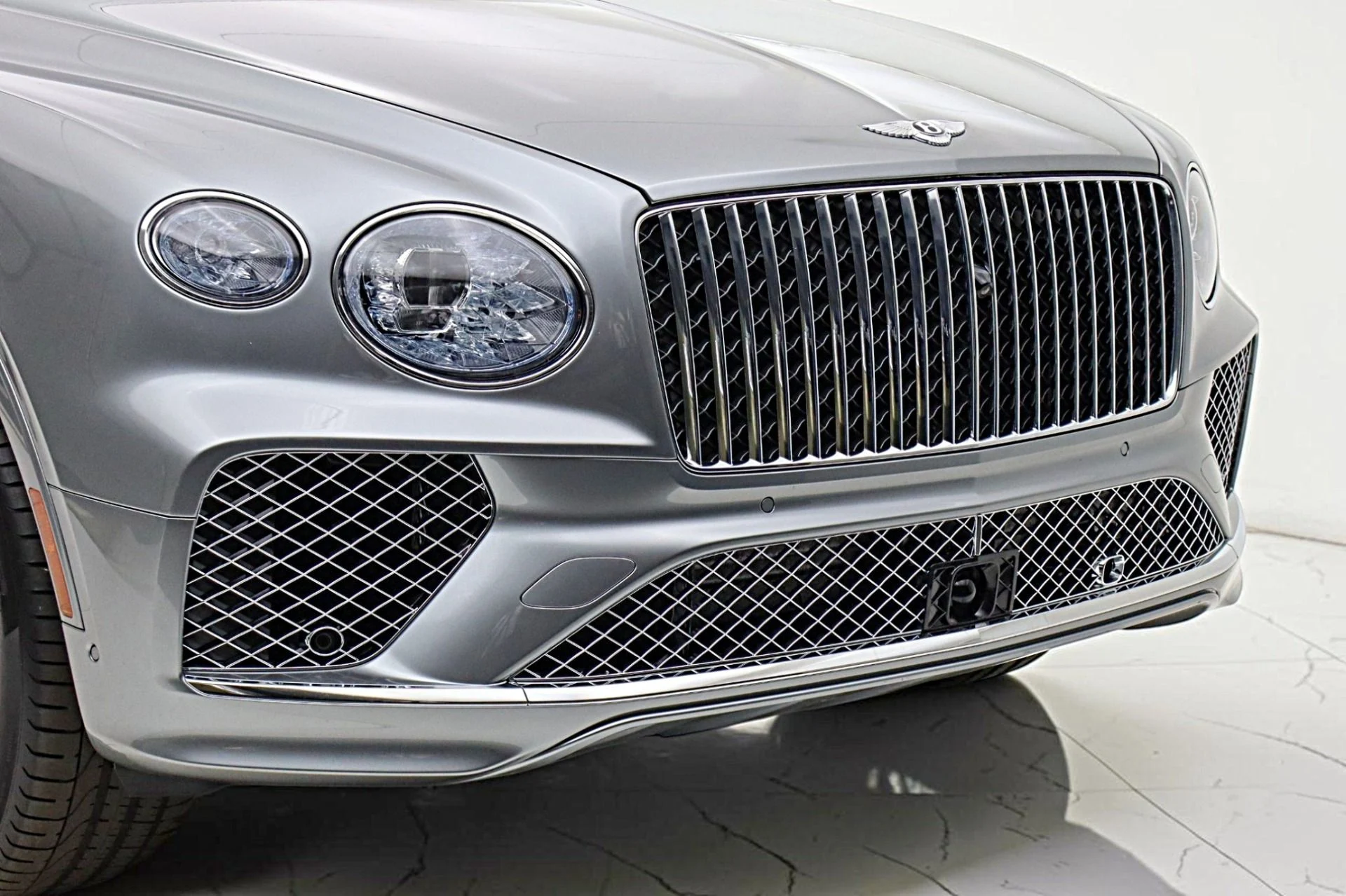 mph018_4177616924_Used_2025_Bentley_Bentayga_Azure_V8_LEASE_OPTIONS_AVAILABLE_fe7b1df015