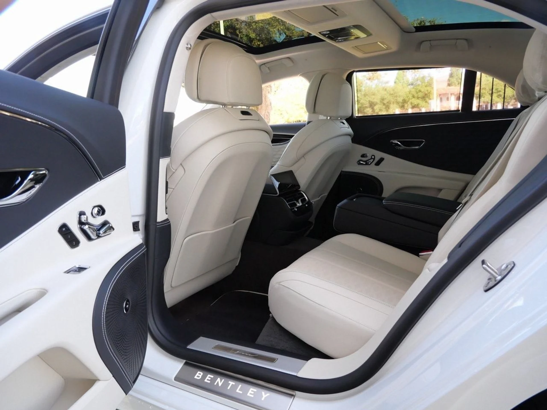 mph018_4181433145_d9001499baa0c5b74562317d8f4bf411x_28266b619a