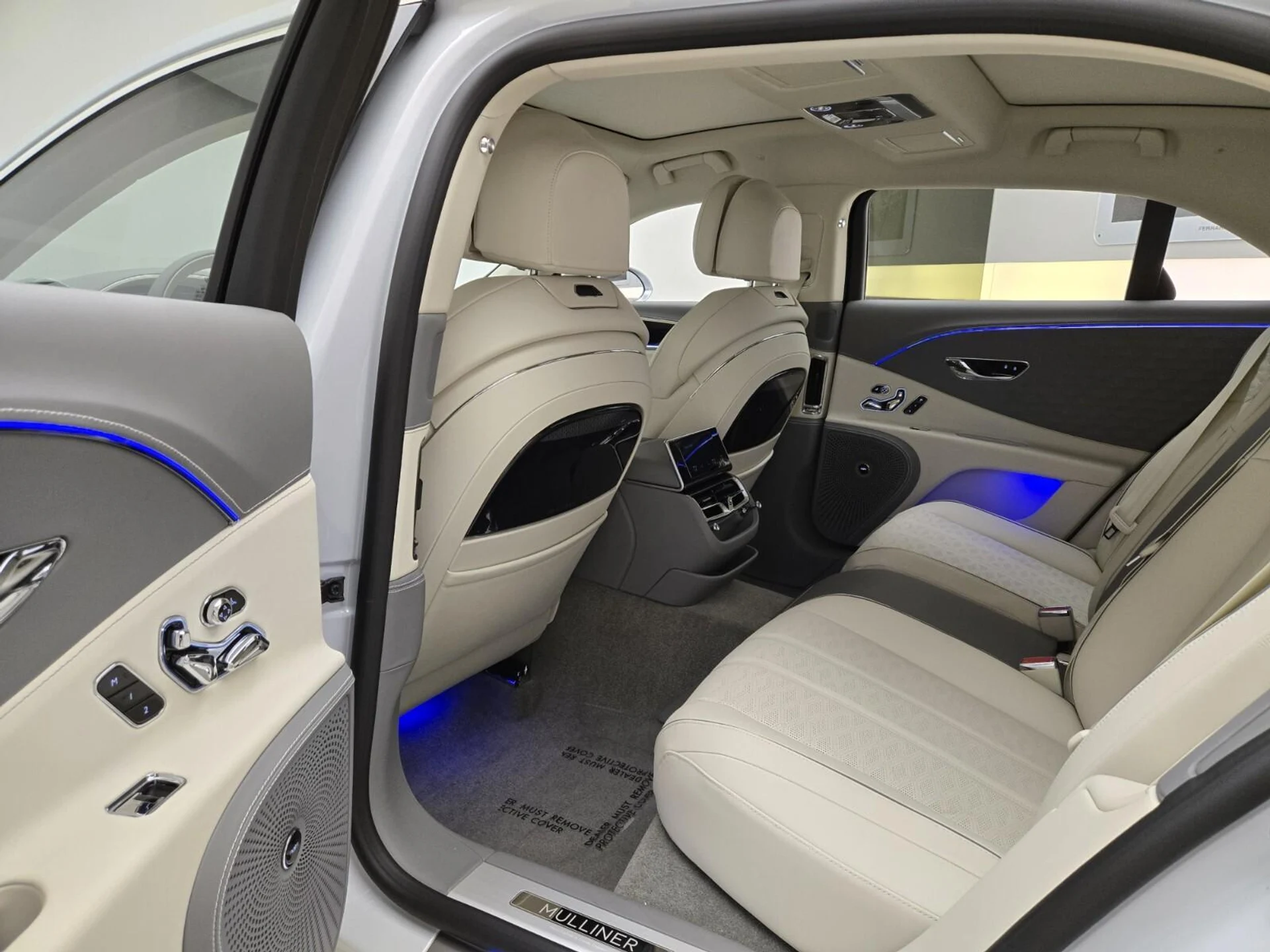 mph018_4183880701_Used_2025_Bentley_Flying_Spur_Speed_1760420779_2b1146c959