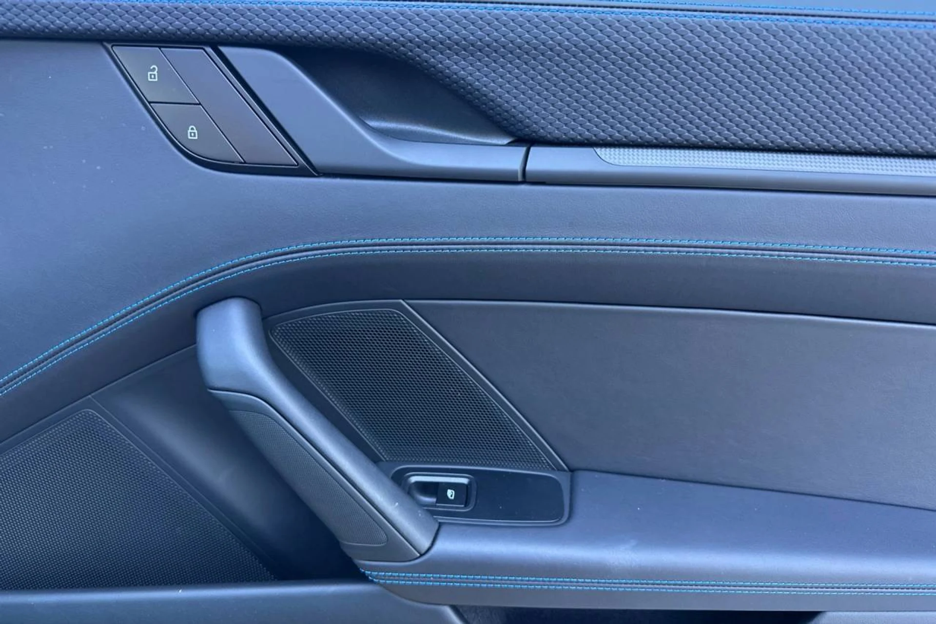 mph018_4185020794_1280_62fea21c40