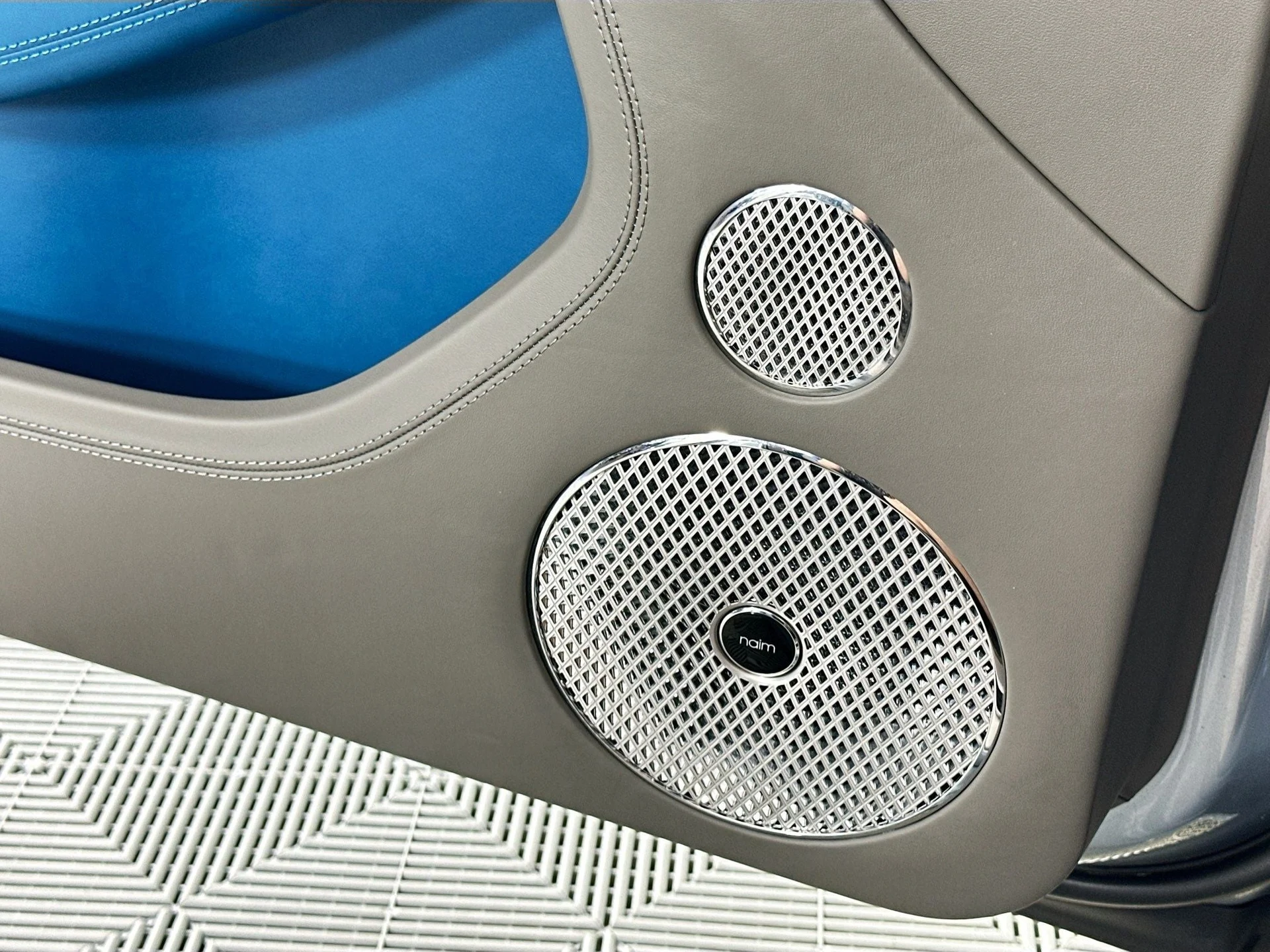 mph018_4185502122_19_ef254be596