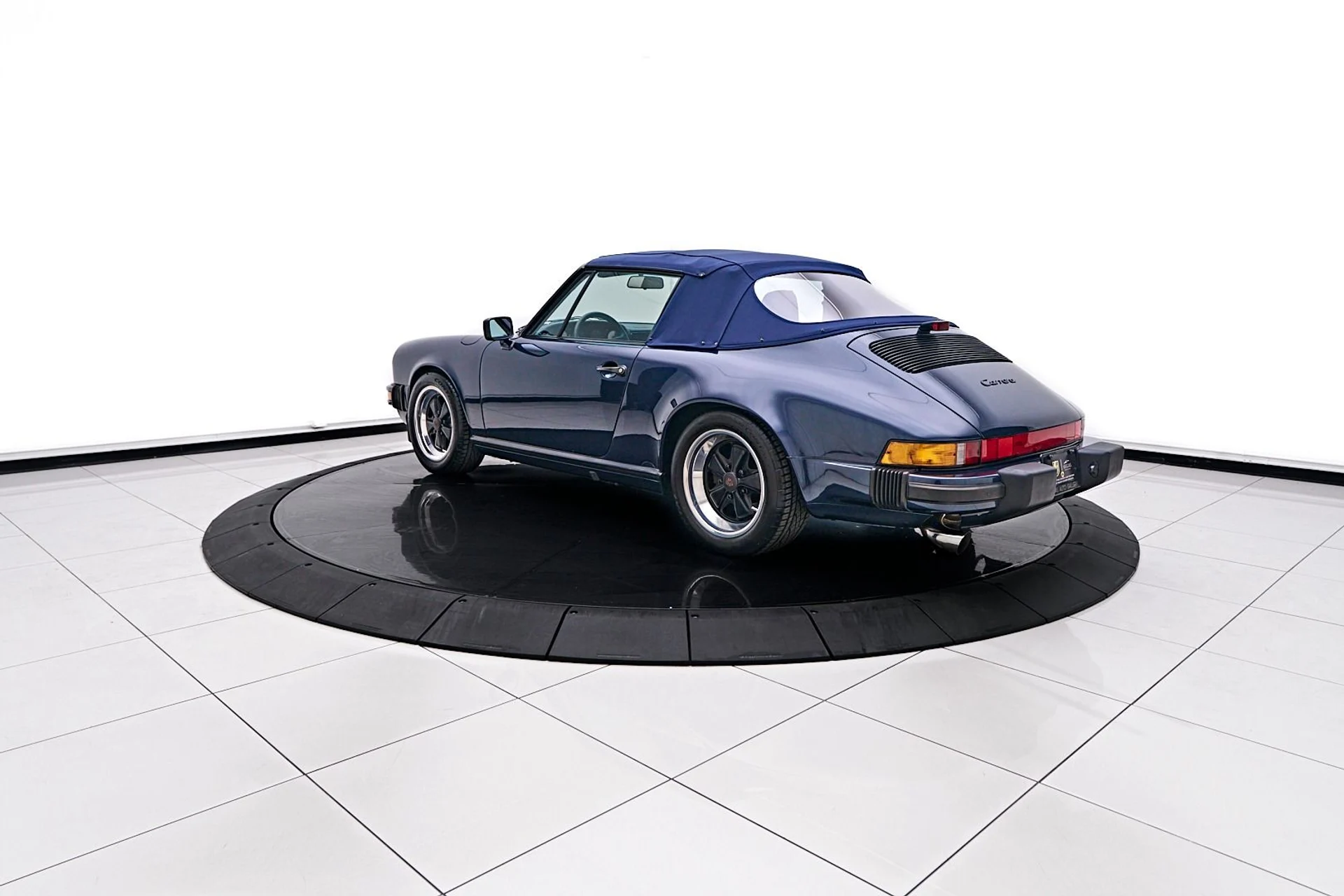 mph018_4187953362_Used_1988_Porsche_911_Carrera_1745954196_59455db5a4