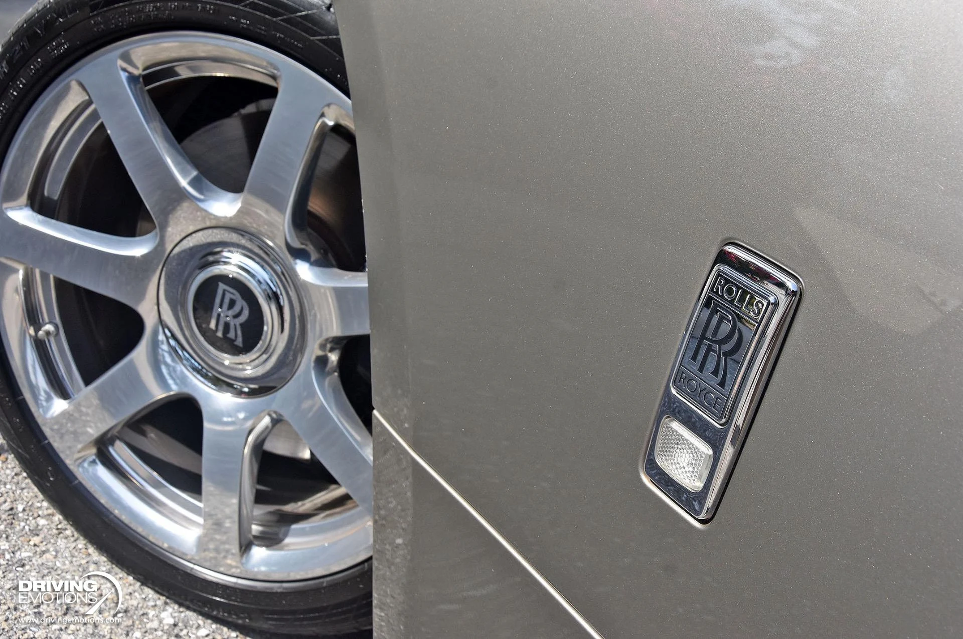 mph018_4189269356_883_p19_l_69a6c57f07