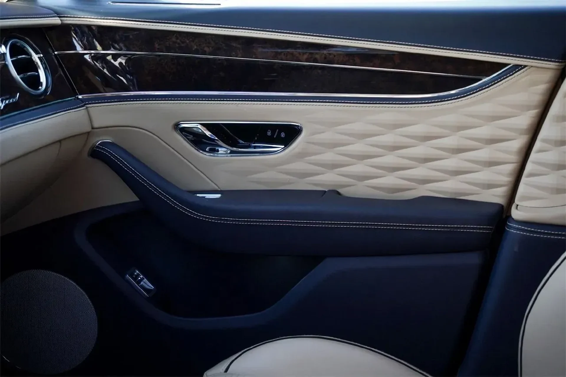 mph018_4189664984_400044f51ca24eb8ae7ed90dfcefb11c_fa67118ae7