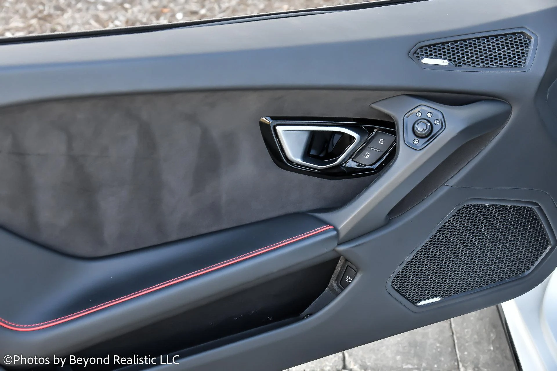 mph018_4192524944_Used_2022_Lamborghini_Huracan_EVO_1763629512_1988bc8aa7