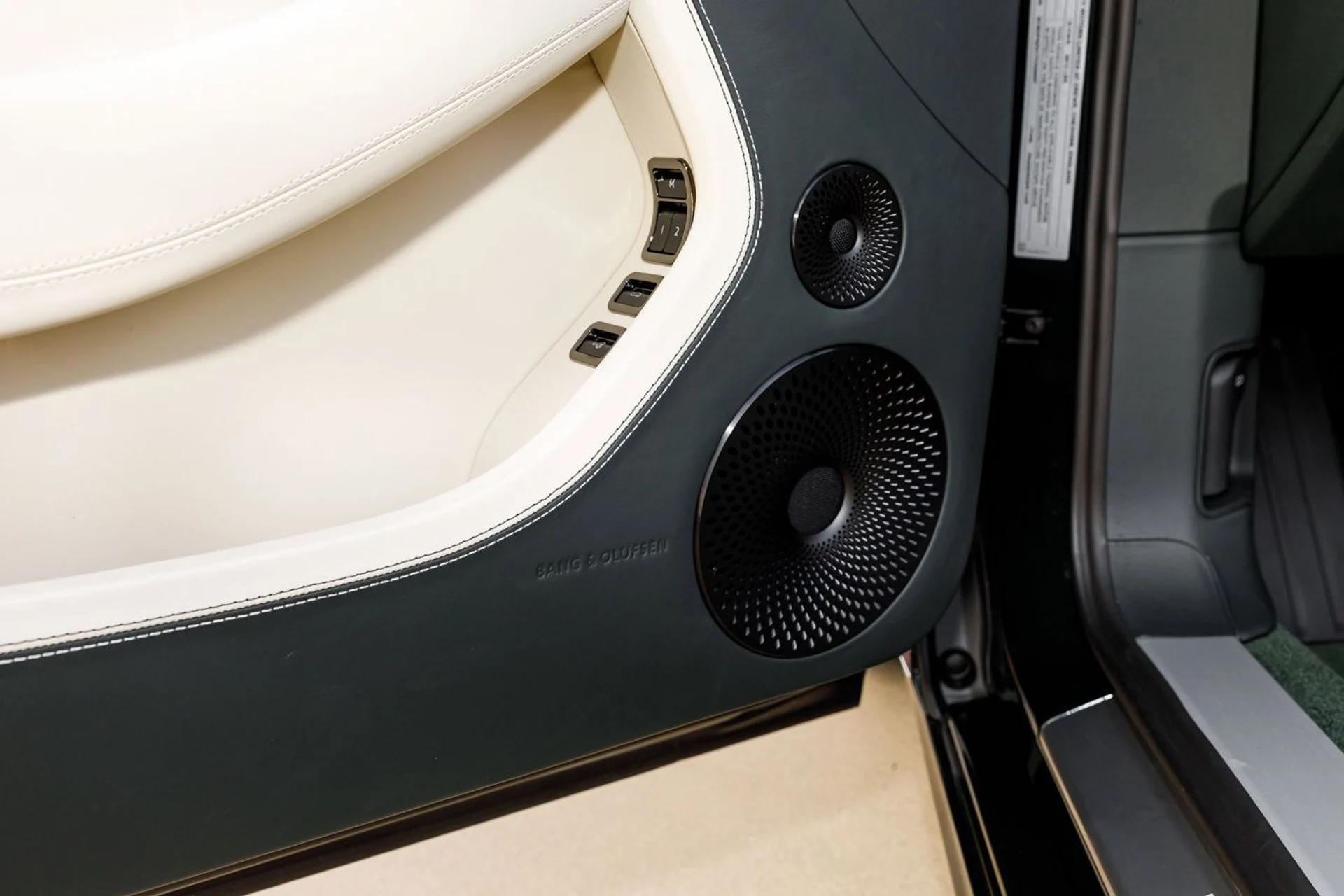 mph018_419688142_641b1f3a511e46463a7c3a7393525268x_d9fc3b73af