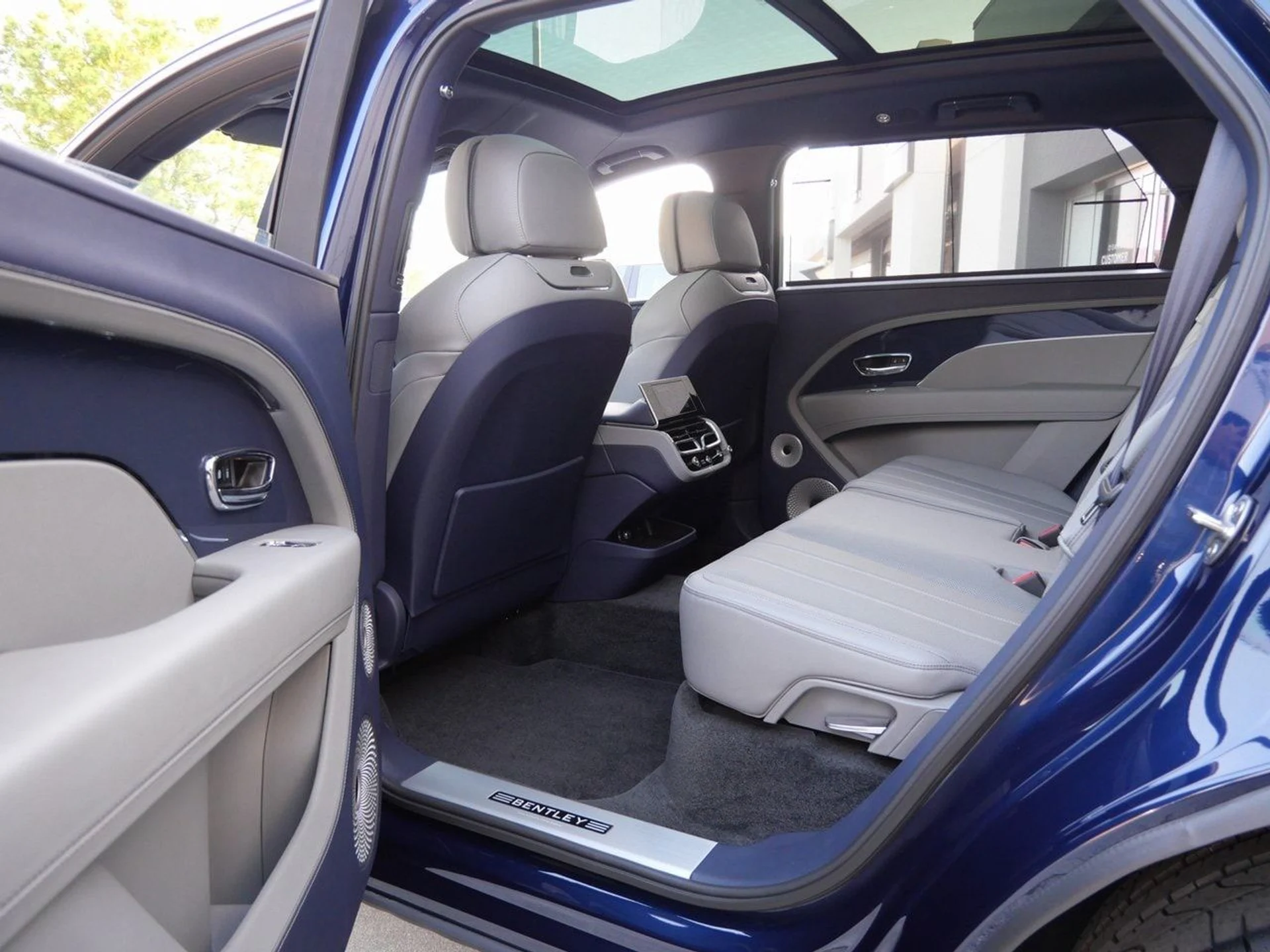 mph018_4205098103_532625654237e37f2ba62bec5dc17441x_96a5569753