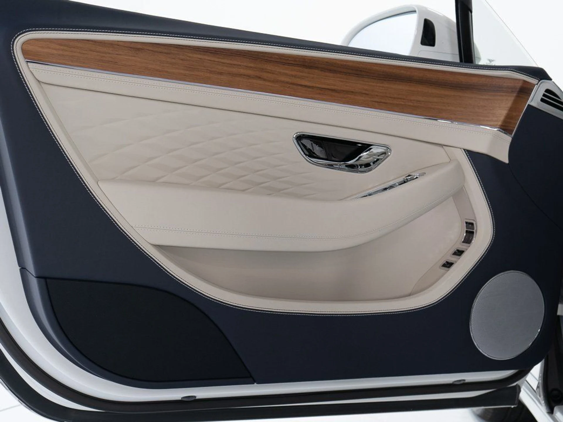 mph018_4213593054_6fe1fca627f2cf28d67cd8f35fbca626_d06c6d678e