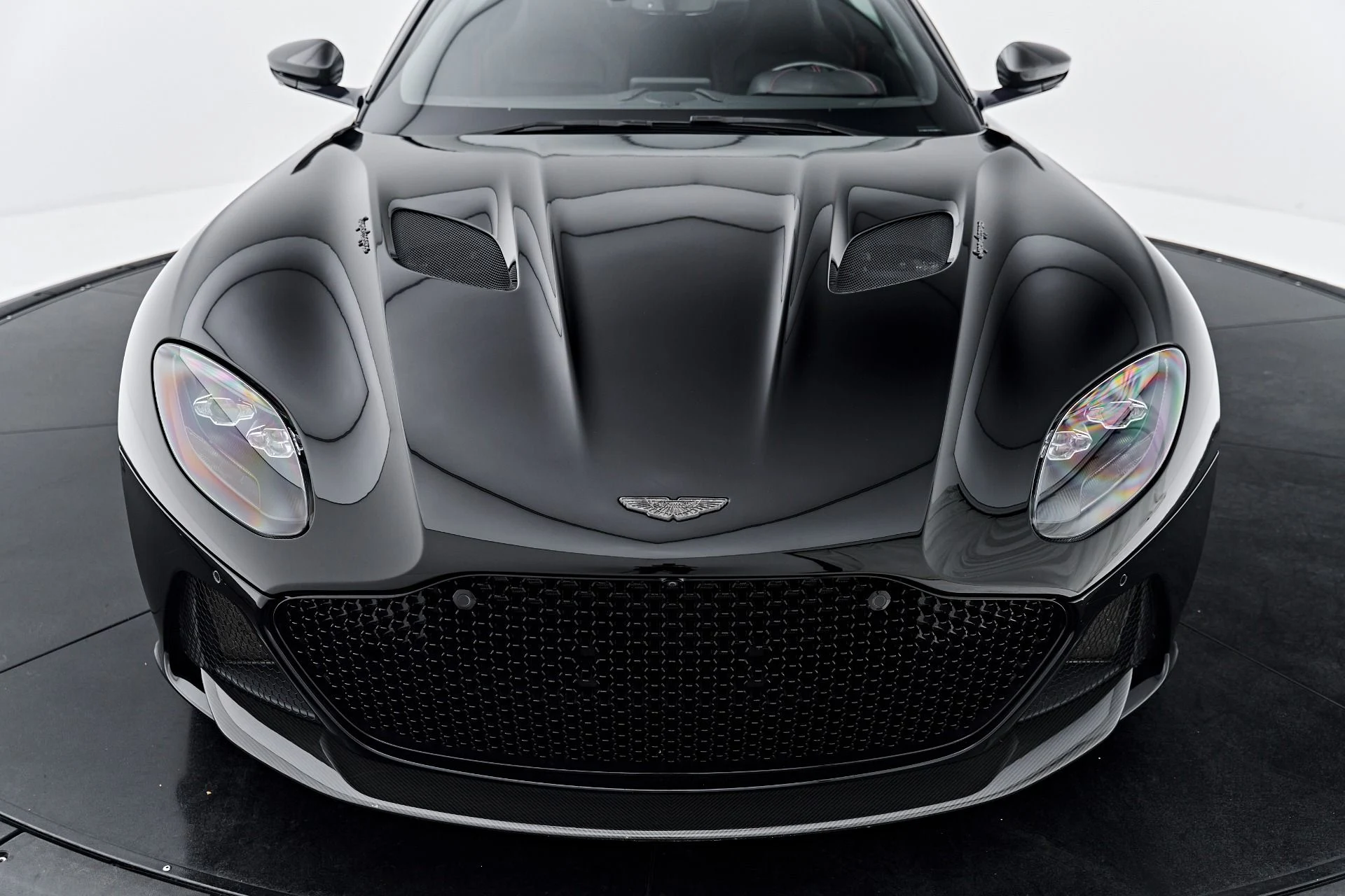 mph018_4215676506_Used_2019_Aston_Martin_DBS_Superleggera_1791337428_50a59f43e1