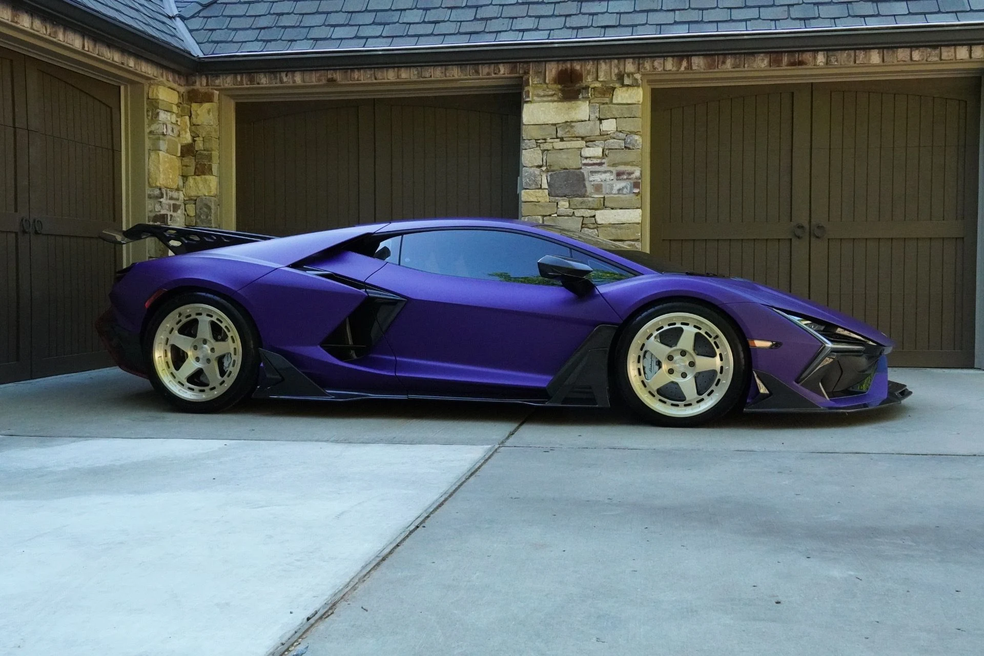 mph018_4215753673_Used_2024_Lamborghini_Revuelto_1781191894_55d152a17b