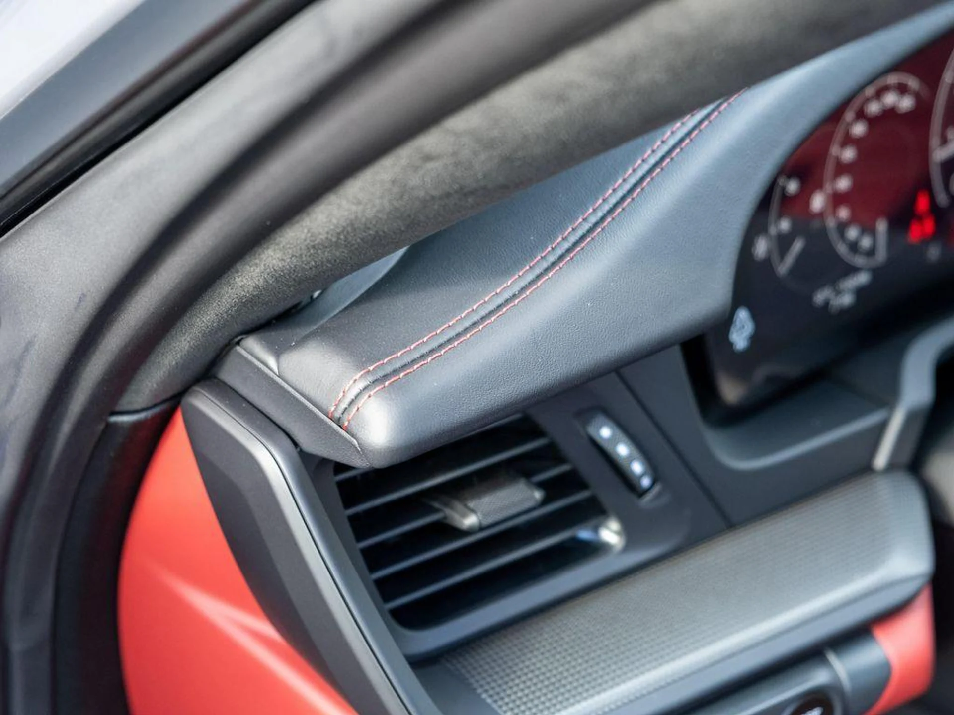 mph018_4238496850_fs_Yw_Lf_K8z_EF_5_Z0_Rrln5_T56qi_UY_66641a6988