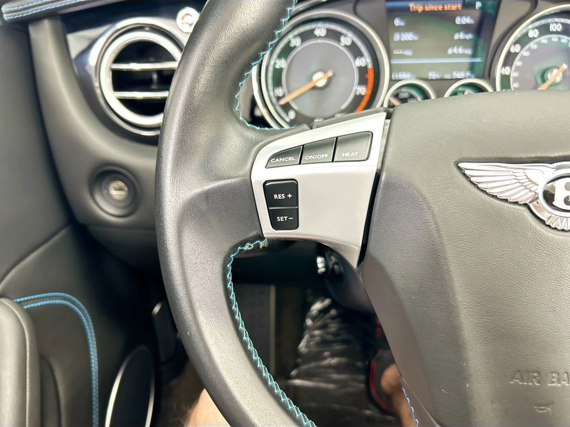 mph018_4247290533_used_2014_bentley_continental_gt_v8_s_2drconvertible_8119_22979396_19_1024_9a3c888585