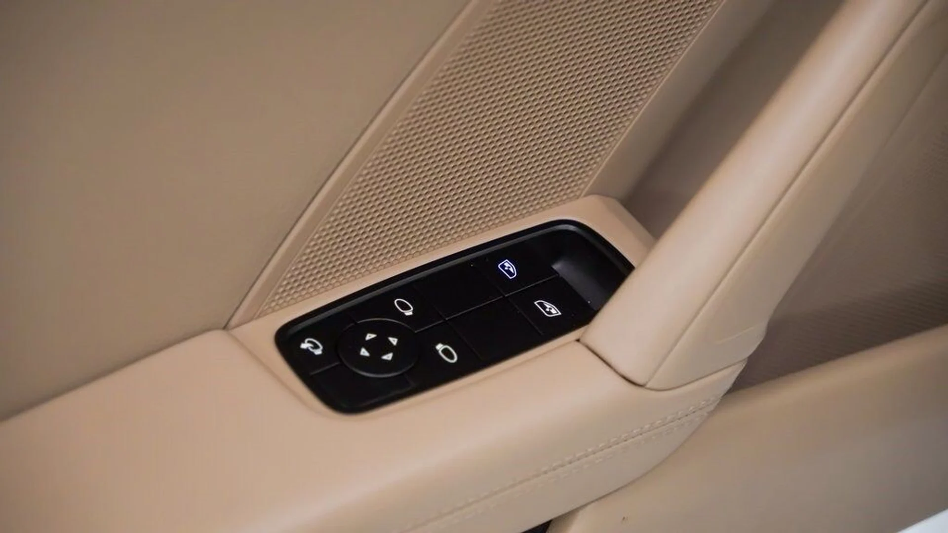 mph018_4249063730_8df14e918fd55a9d350199b58cd72c0cx_77d9c2a8ef