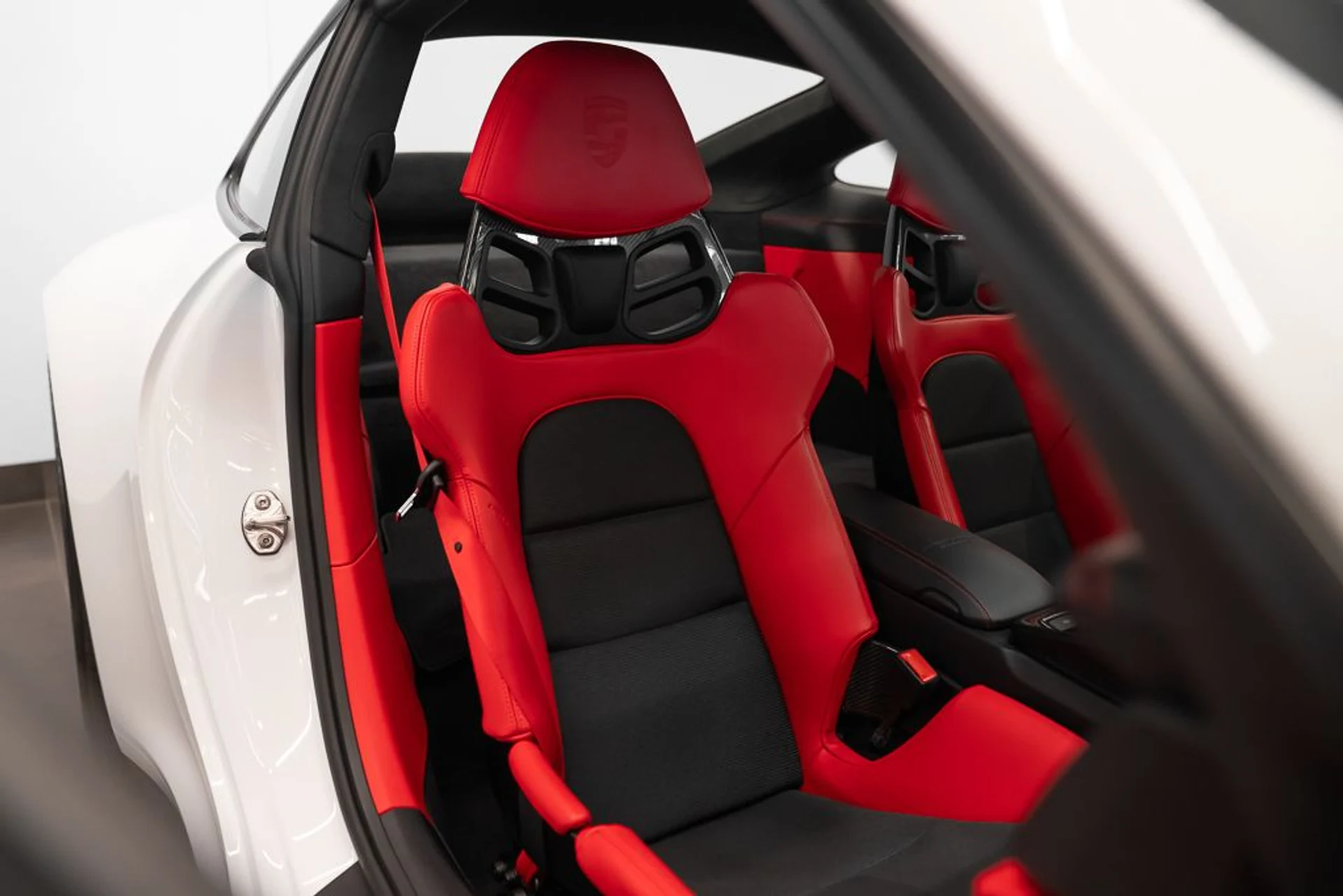 mph018_4255324306_porsche_911_2024_b8f629c7ff