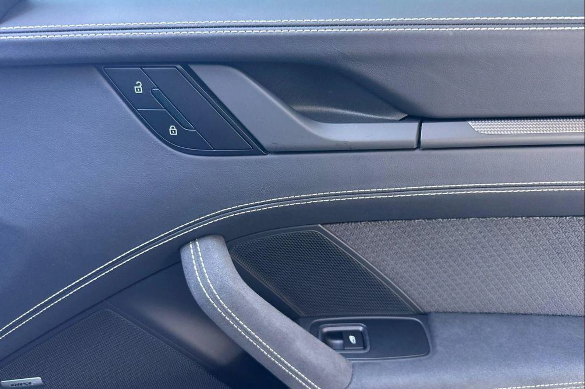 mph018_4256573136_5_LE_Cx2xuqe_Sis_Qse9t8_Y5q_Wkv_Bo_fe4a8eec25