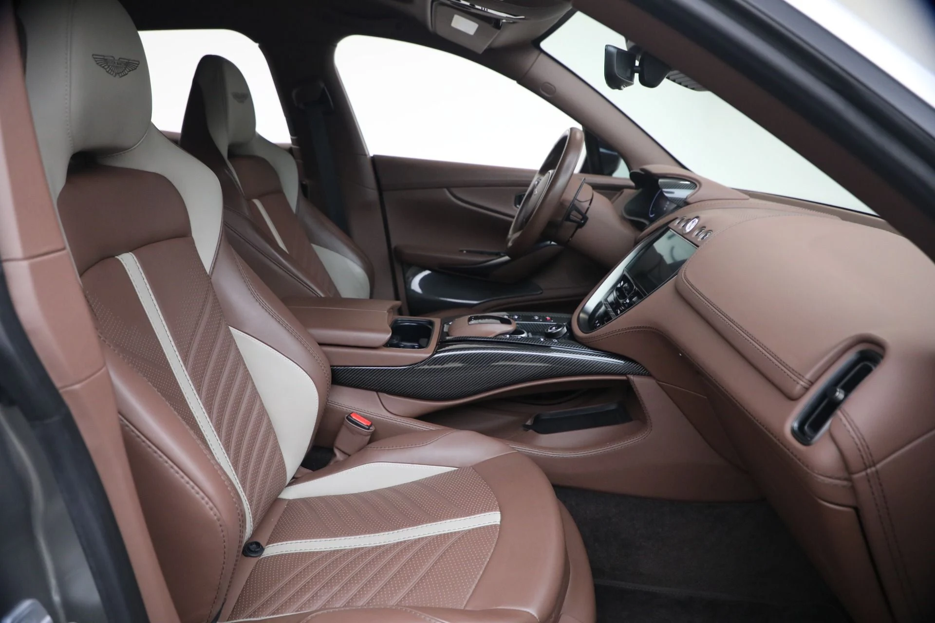 mph018_427072488_Used_2023_Aston_Martin_DBX_707_1773406329_a027c75519