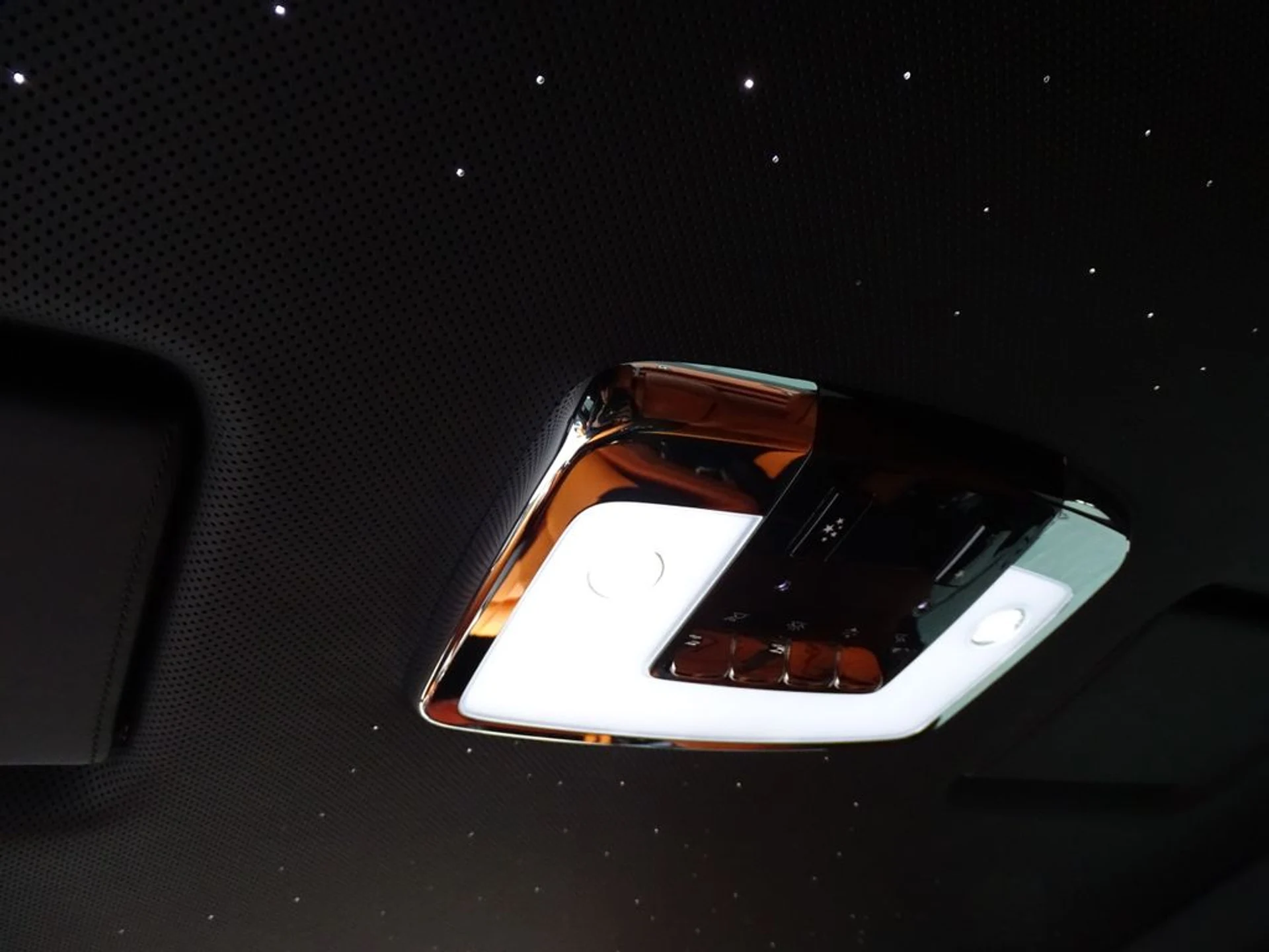 mph018_4277272200_89df75efc50a90c6cb848c027b9bb4c1x_aa2d49c980