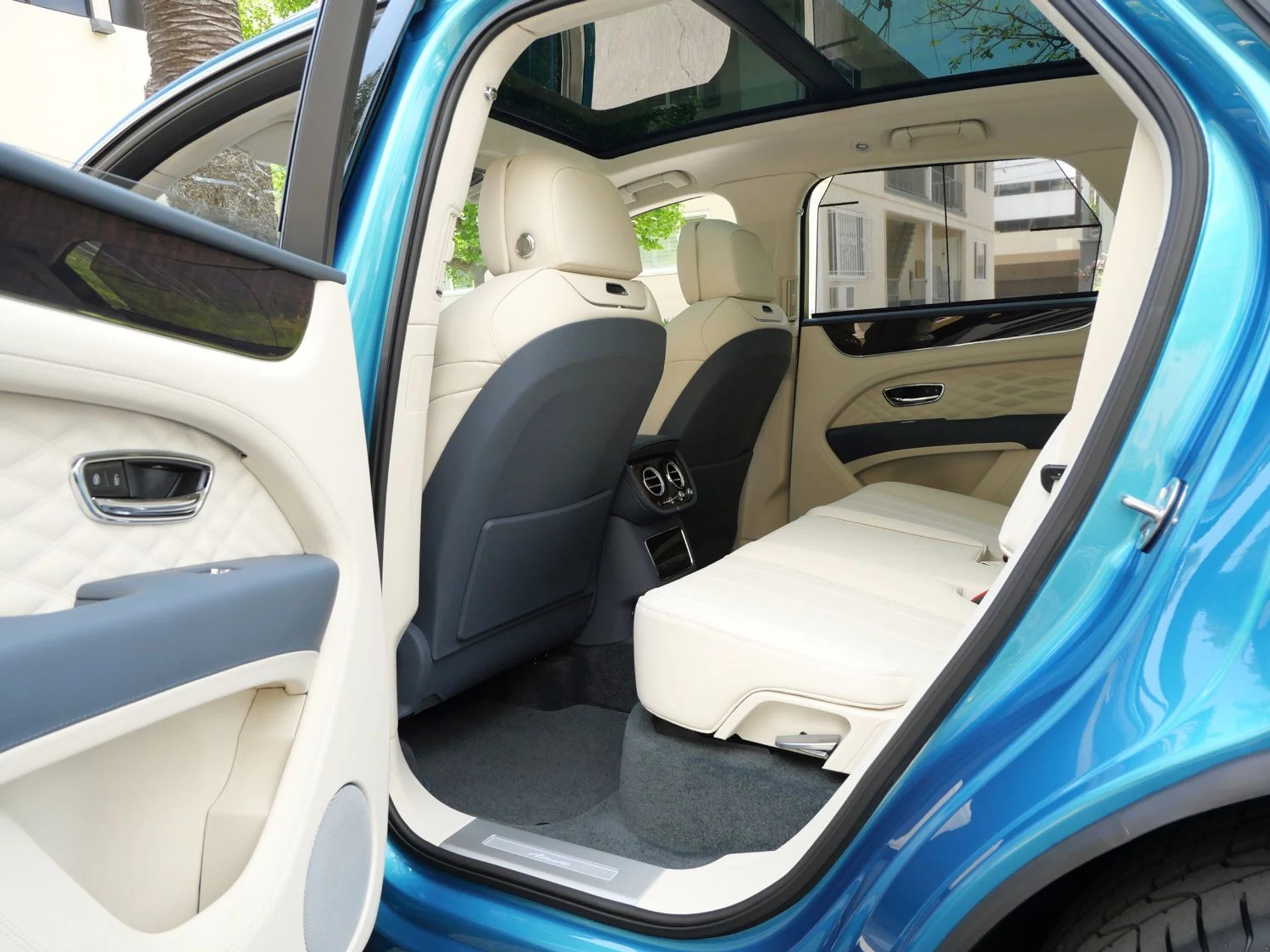 mph018_4277510739_003de0def5b64917a1420f350a2f09ed_68b3ac4ce4